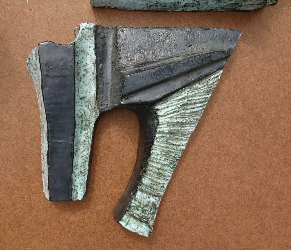 photo vintage Large Belgian Brutalist Ceramic Wall Sculptures, 1960s, Set Of 3