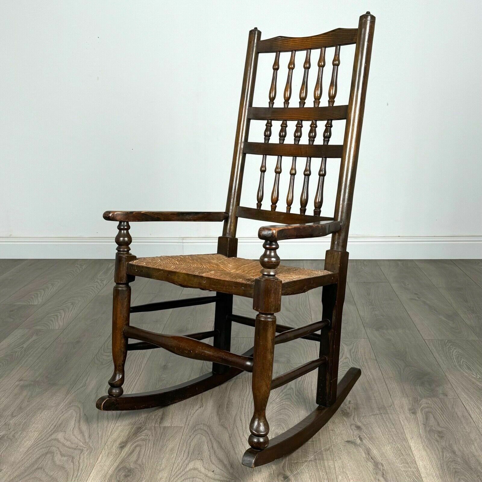 Antique 20th Century Rocking Chair In Oak