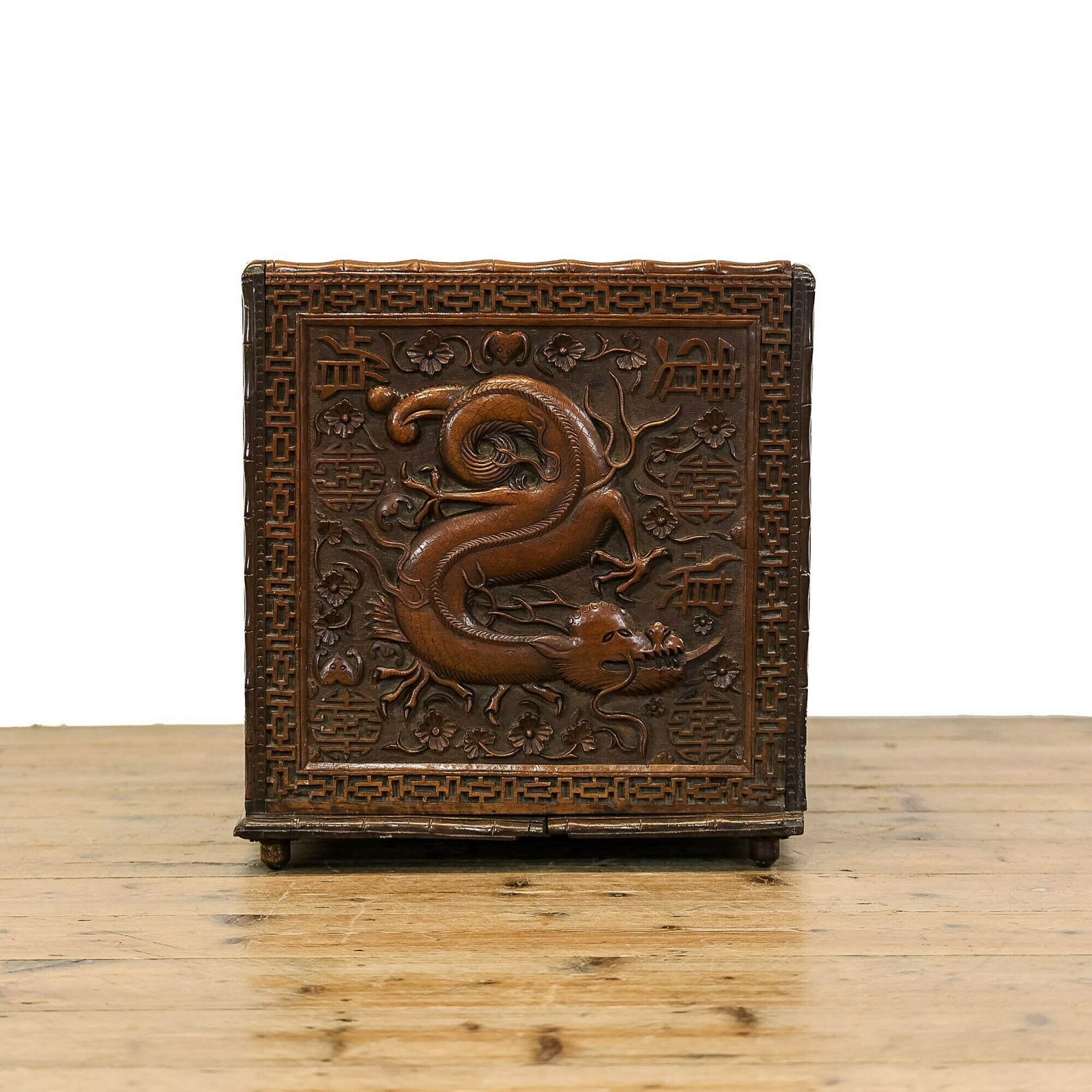 Antique Oriental Carved Box | Oriental Chest | Antique Storage | Antique Furniture | Antique Blanket Box (M 5345) photo vinterior