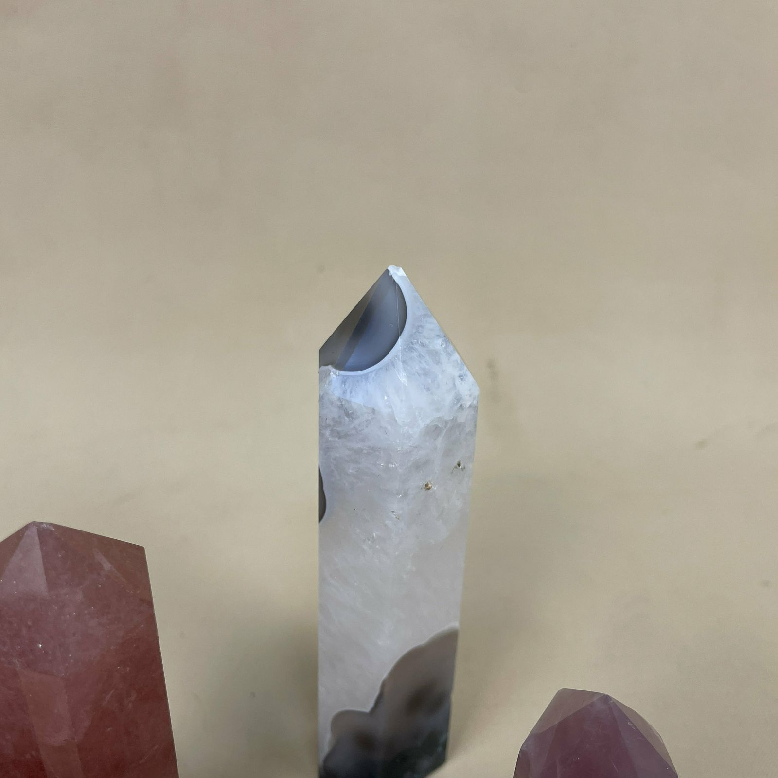 5 Pieces Of Natural Quarts Crystal Stone Towers Pink White Polished Gemstone Decorative Patterned Stones Set Multicoloured photo for sale