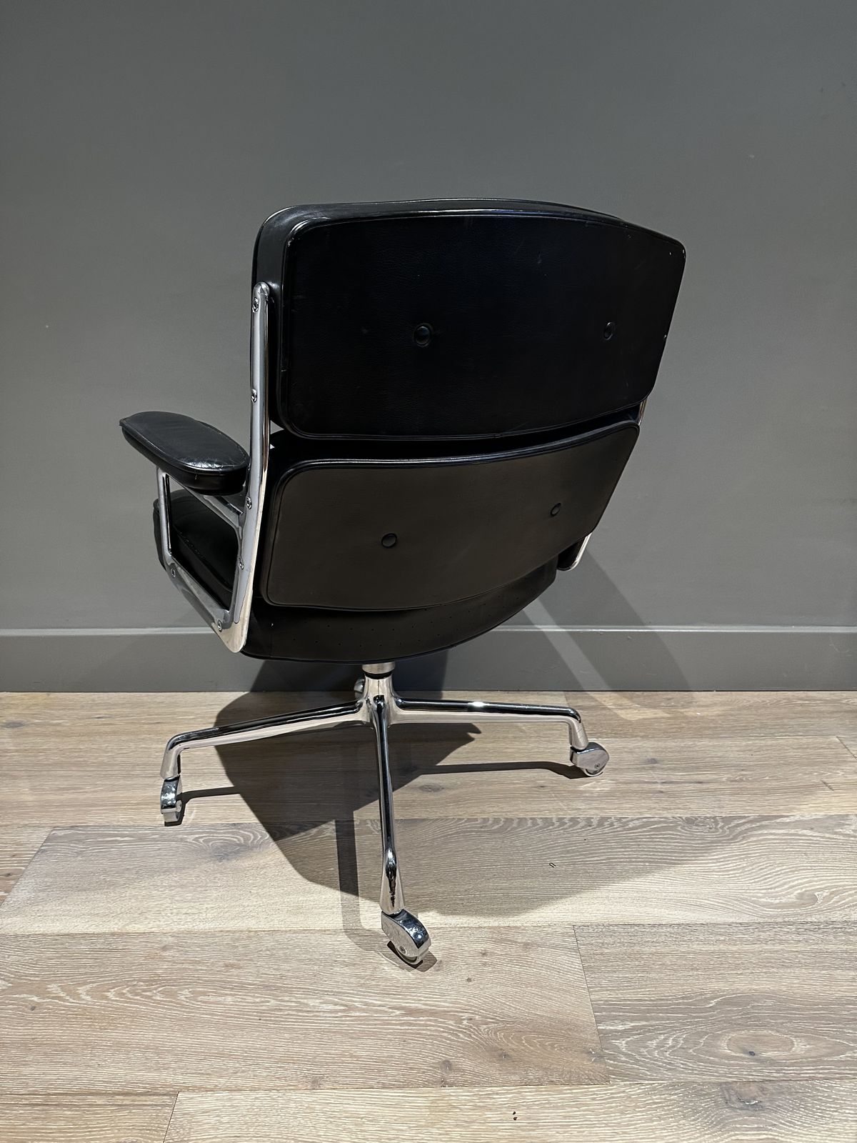 photo for sale Vintage Herman Miller Eames Time Life Office Chair
