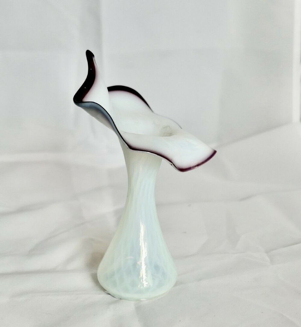 Hand Blown Victorian Semi Opalescent Jack In The Pulpit Vase photo Home Decor