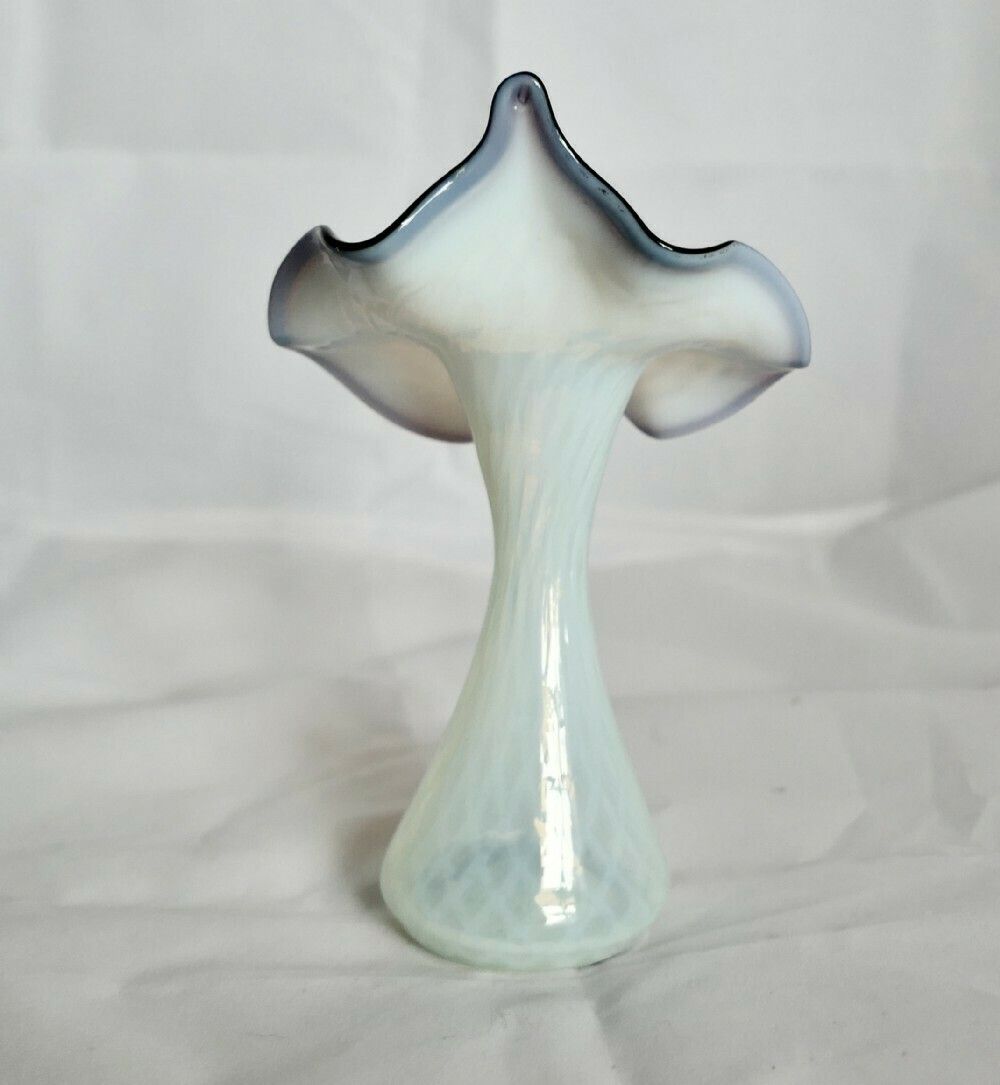 Hand Blown Victorian Semi Opalescent Jack In The Pulpit Vase photo 210.0