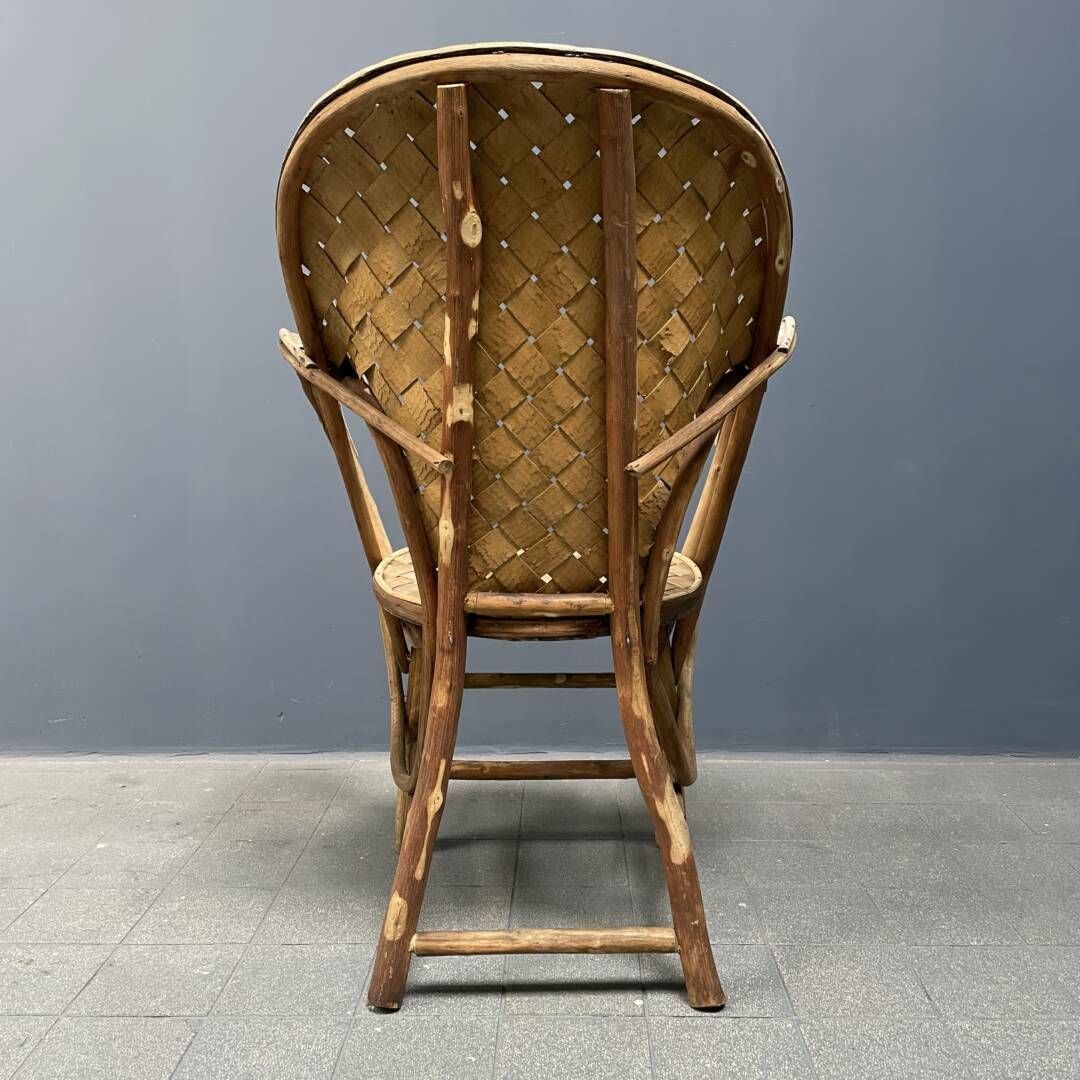 photo vintage Braided Folk Art Wooden Chair