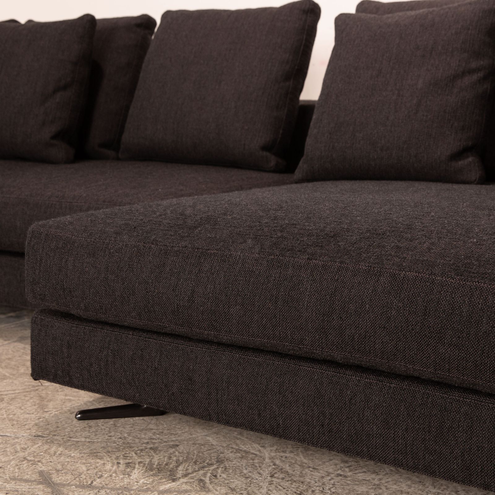 Minotti White Fabric Corner Sofa Grey photo 16769.0