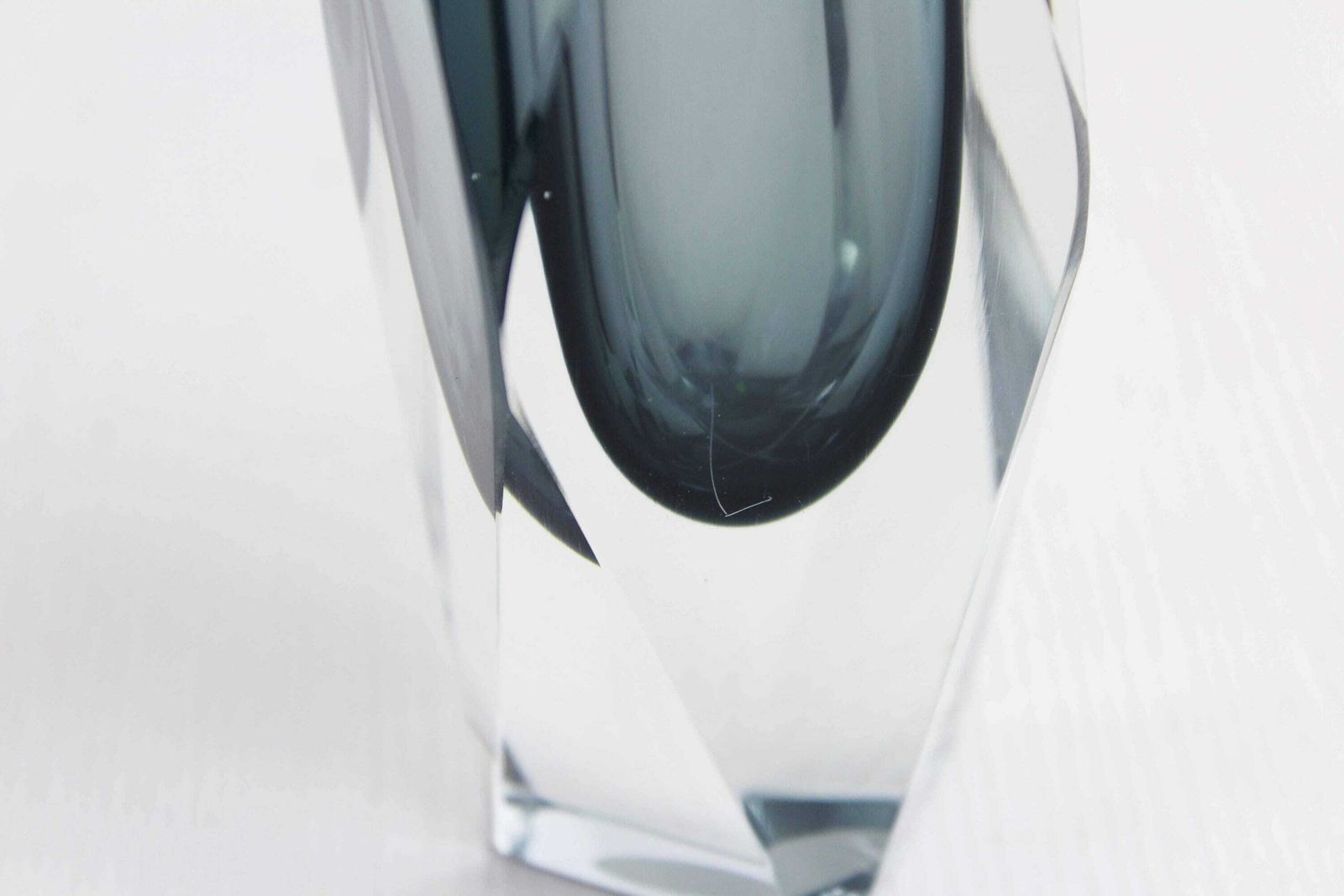 Sommerso Vase In Murano Glass. photo vinterior