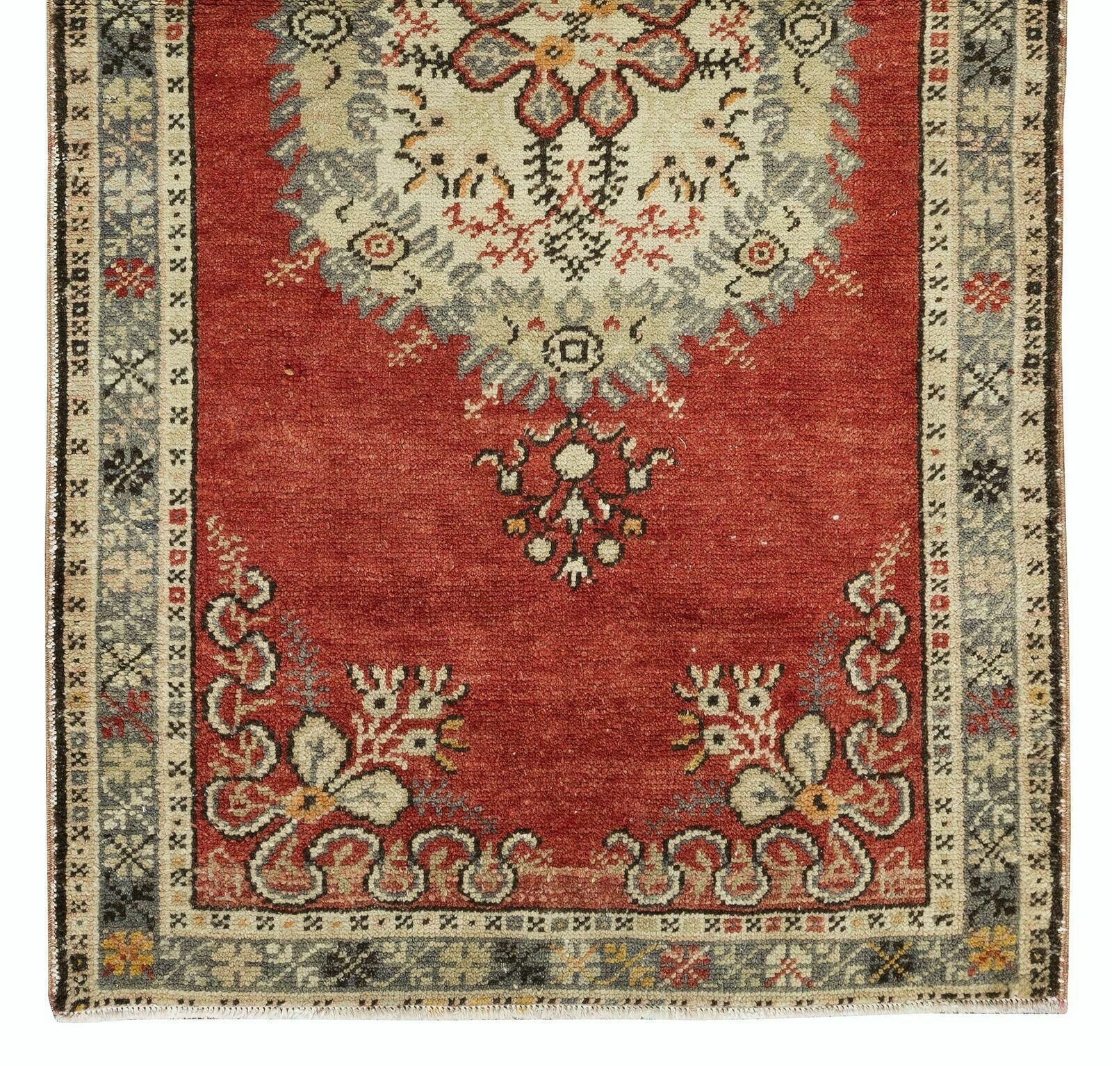 2.9x5.7 Ft Traditional Vintage Turkish Handmade Accent Rug With Medallion Design photo 376.0