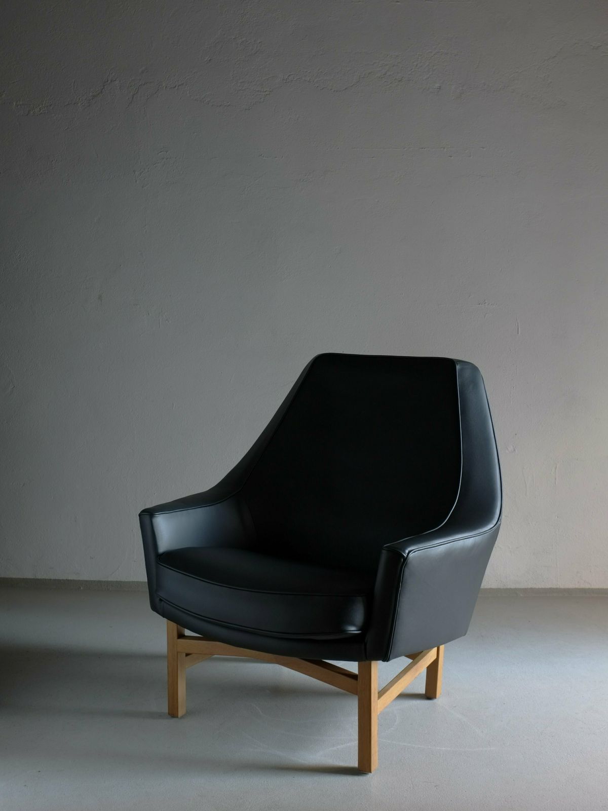 Ib Kofod Larsen Leather Oak Easy Chair | Ope Sweden | 1960s photo vinterior
