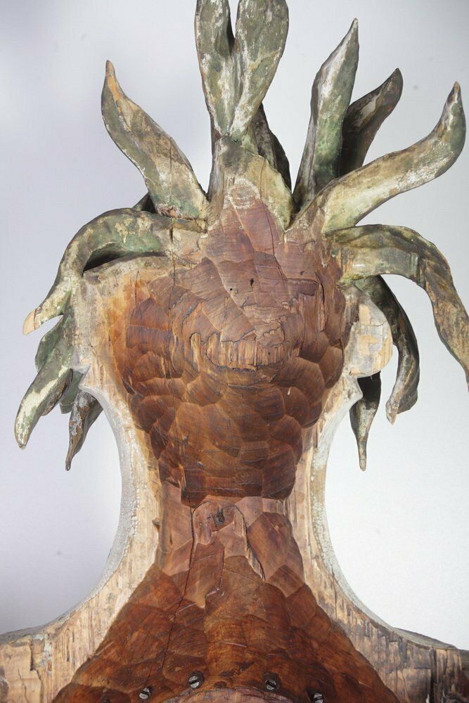 photo vinterior Large 18th Century Bohemian Decorative Lime Wood Vases, Set Of 2