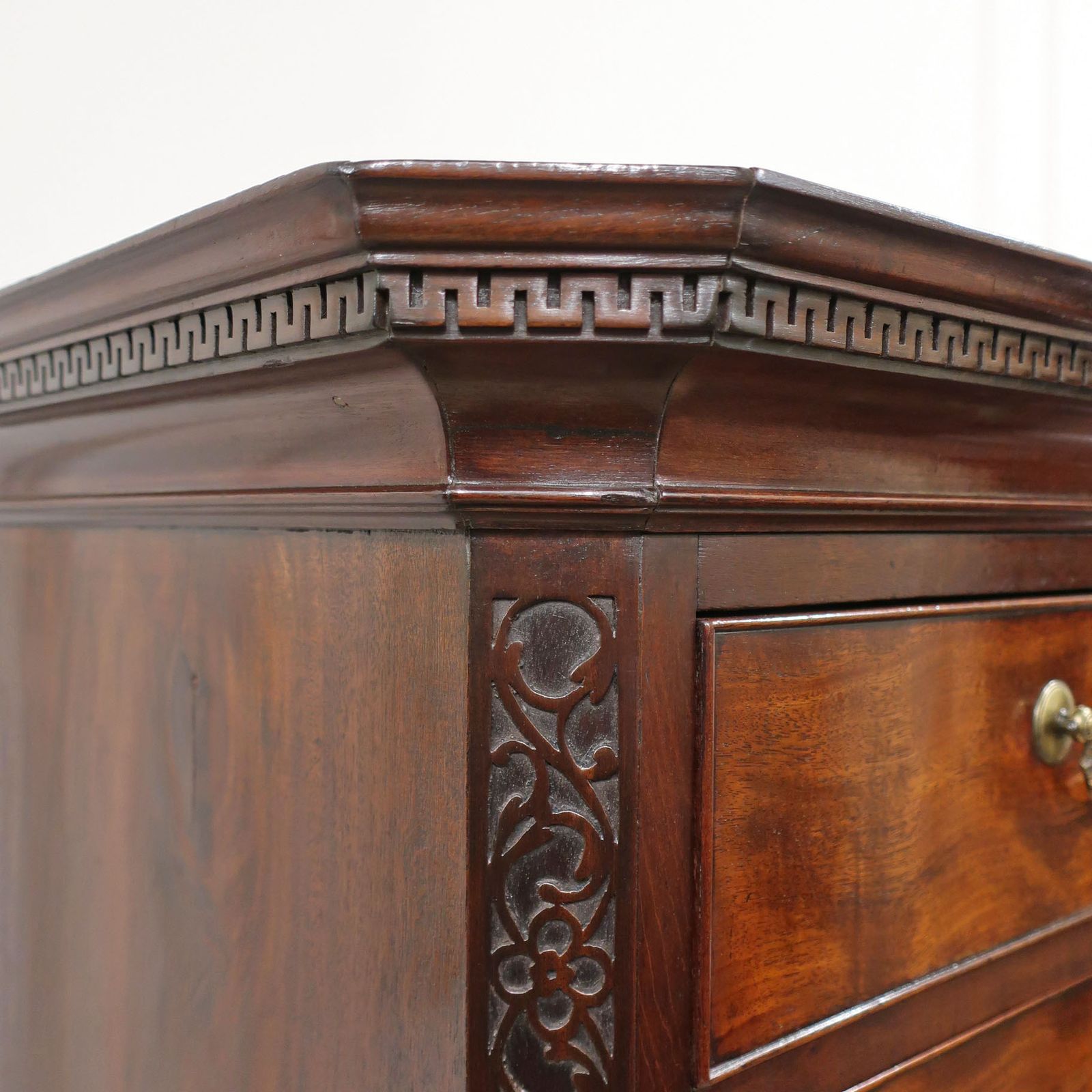 Chippendale Period Mahogany Antique Chest On Chest photo vinterior