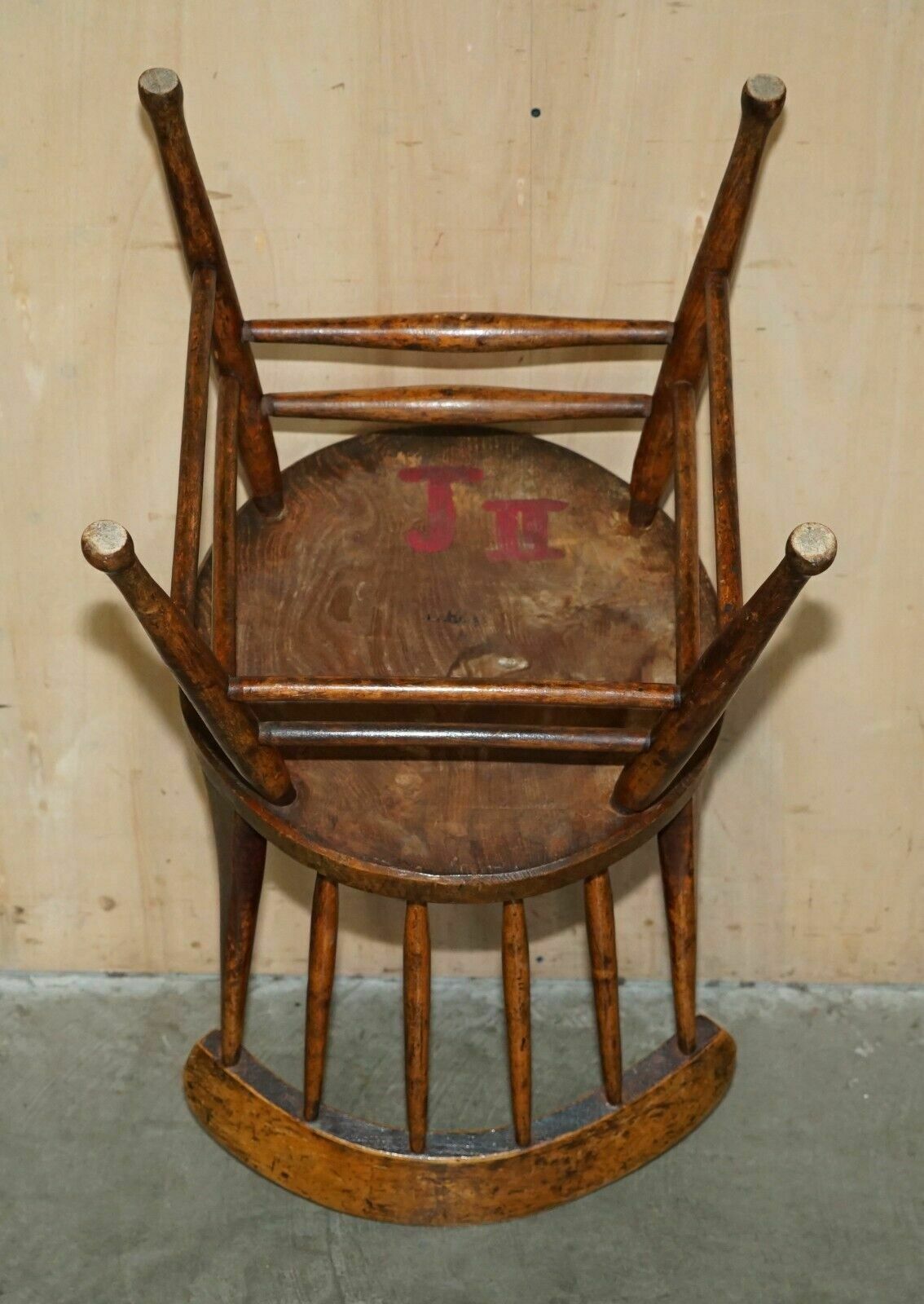 photo vinterior Pair Of Antique English Elm Windsor Stick Back Chairs Stamped Lea Hall Infantry