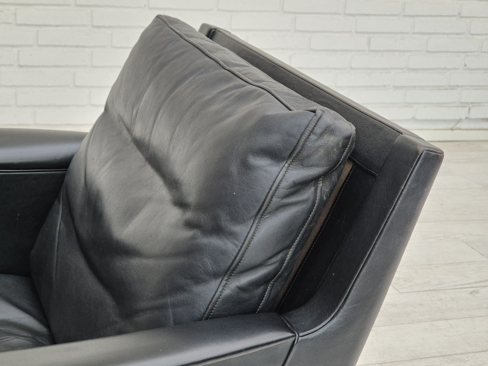 photo for sale 1960s, Danish Design By Kurt østervig, Lounge Chair Model 55, Leather, Rosewood Legs, Original Condition.