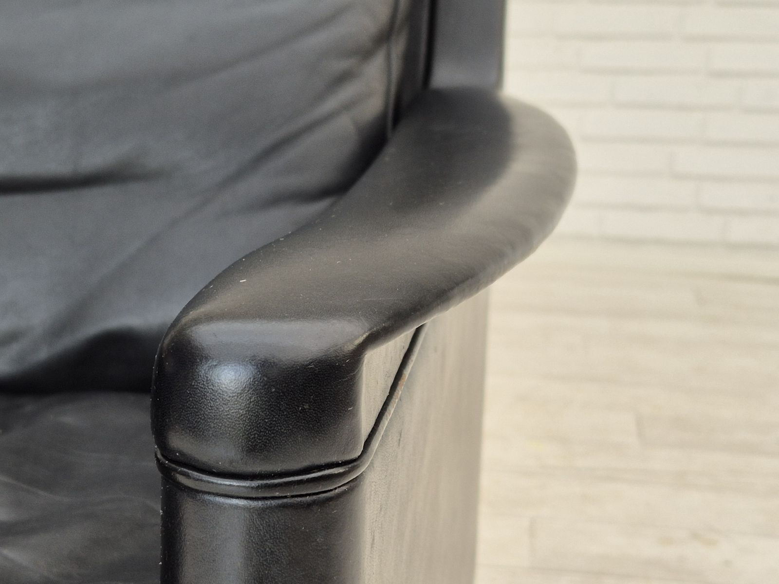 Furniture 1960s, Danish Design By Kurt østervig, Lounge Chair Model 55, Leather, Rosewood Legs, Original Condition. photo