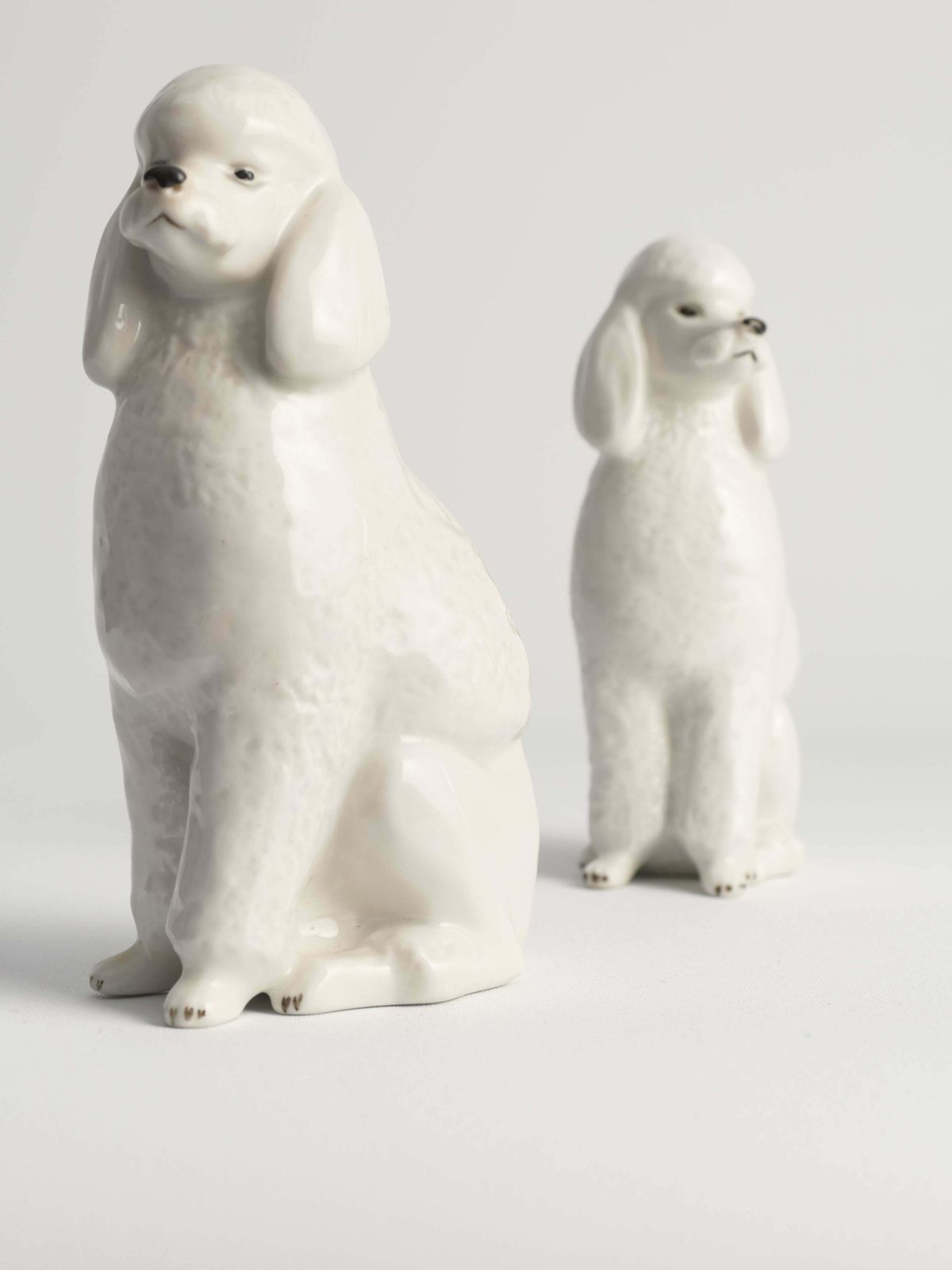 White Hand Painted Porcelain Poodle Dogs By Lomonosov, Soviet, 1960s, Set Of 2 photo vinterior
