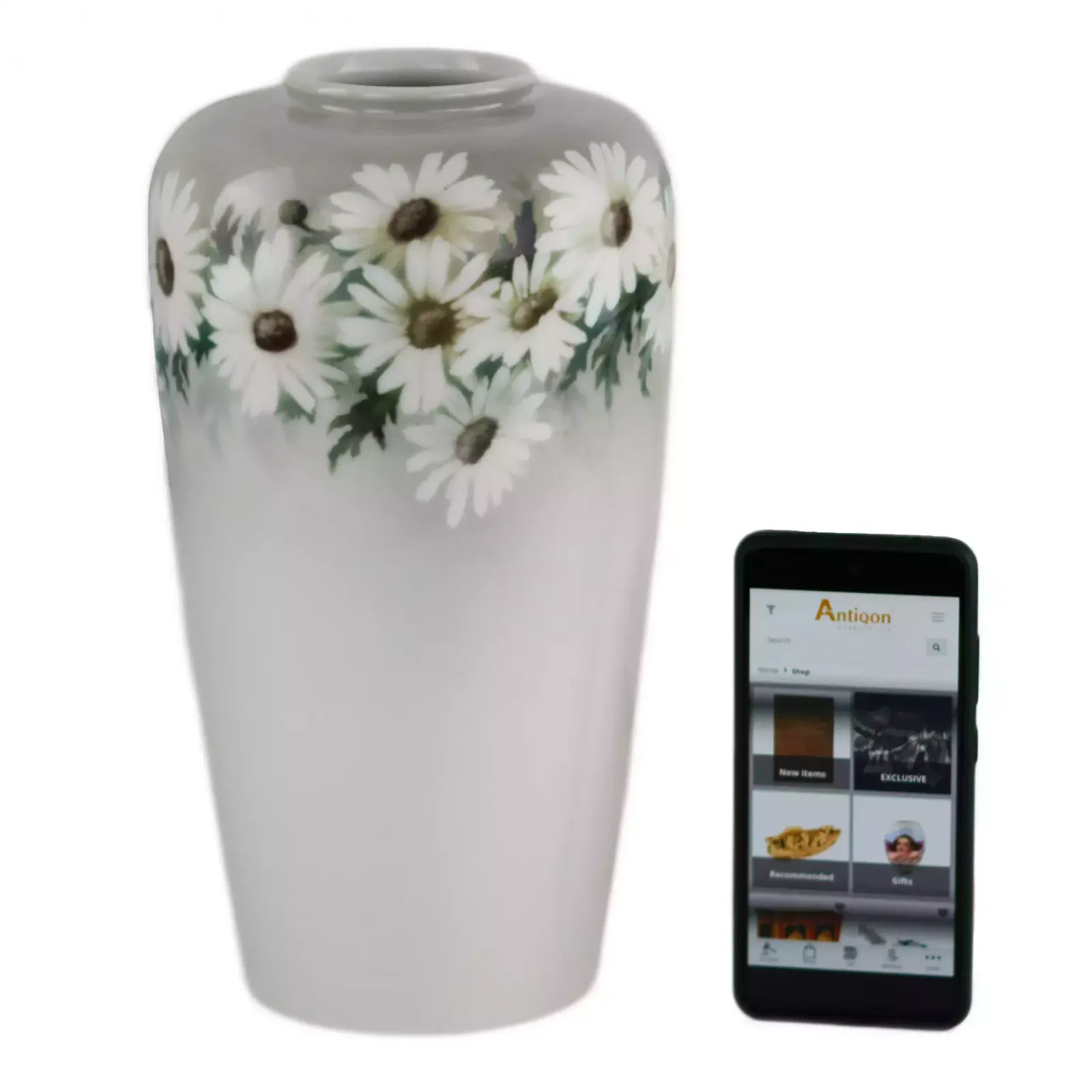 Vase Daisies. Imperial Porcelain Factory, 1915. photo vinterior