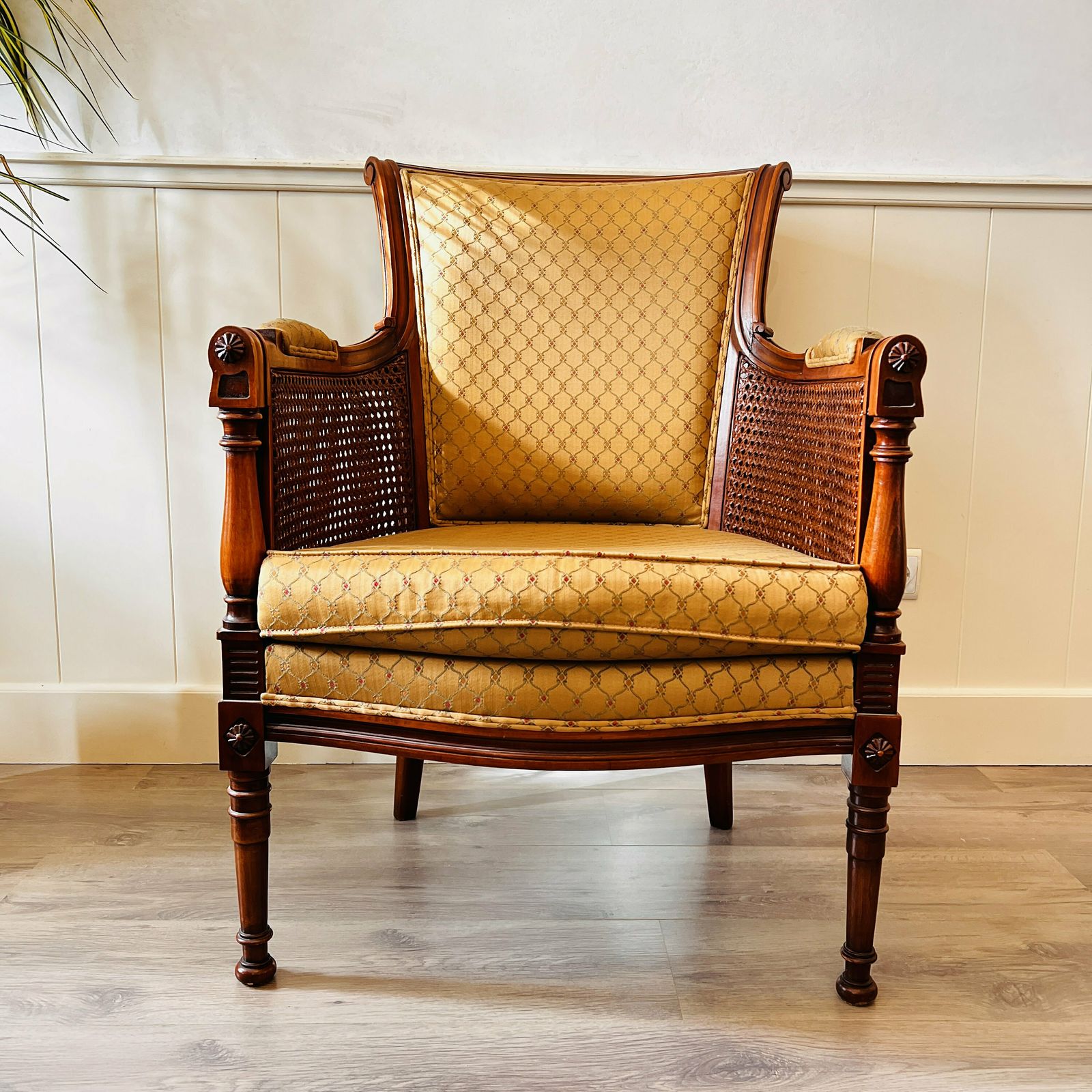 Een Paar Franse Bergèrefauteuils In Louis XVI Stijl, Hout En Riet photo for sale