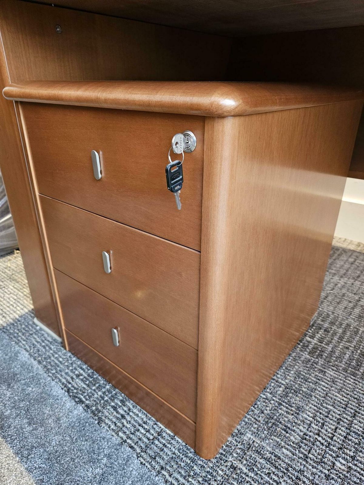 Large High Quality Stylish Desk With Meeting End & Pedestal, Gloss Finish, Veneered With Curved Edges photo vinterior