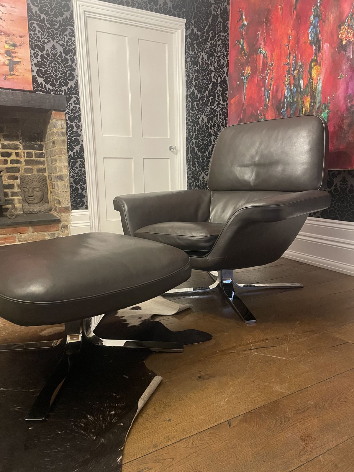 photo furniture Minotti Blake Soft Pelle Testa Di Moro Dark Brown Leather Armchair And Footstool