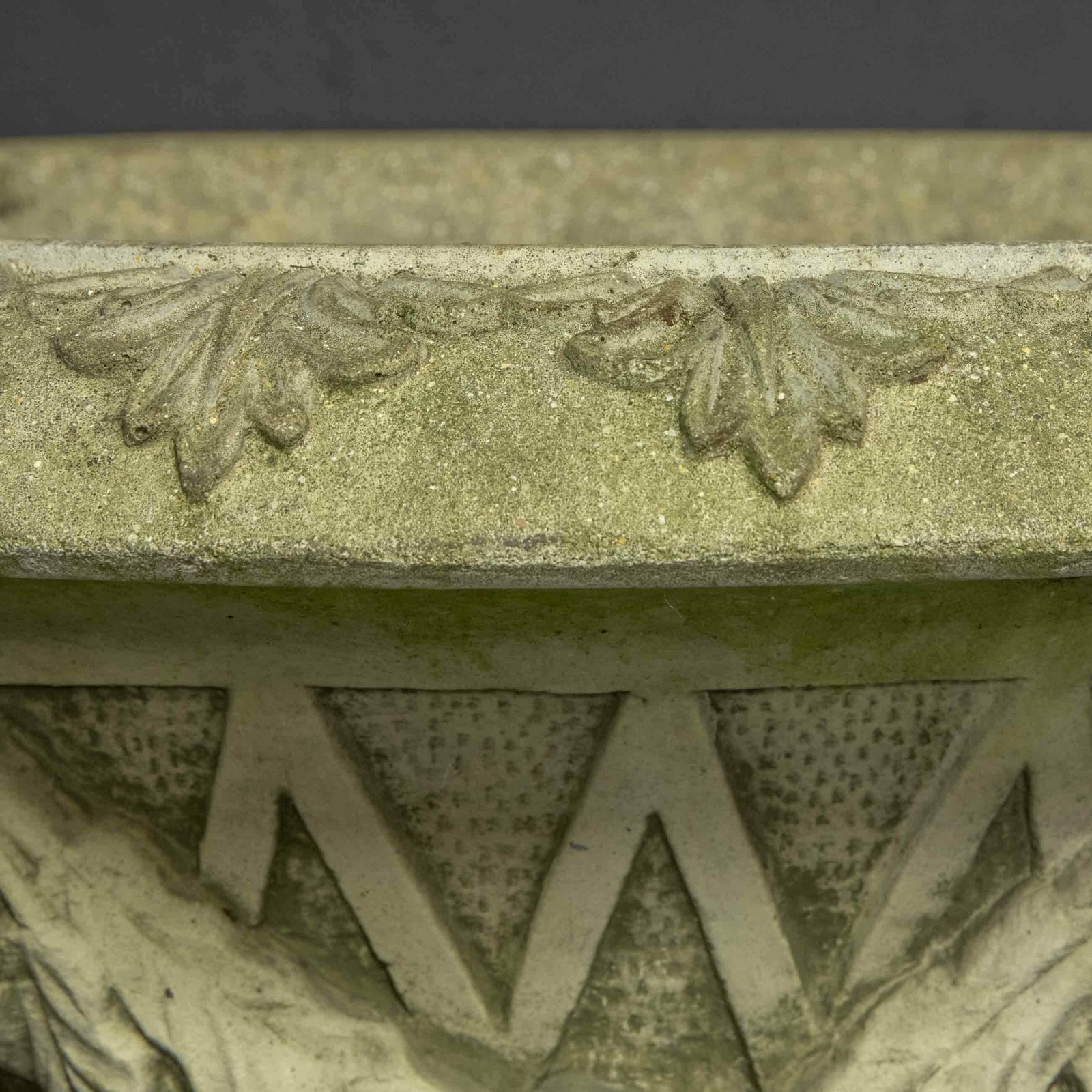 photo vinterior Large Garden Urns