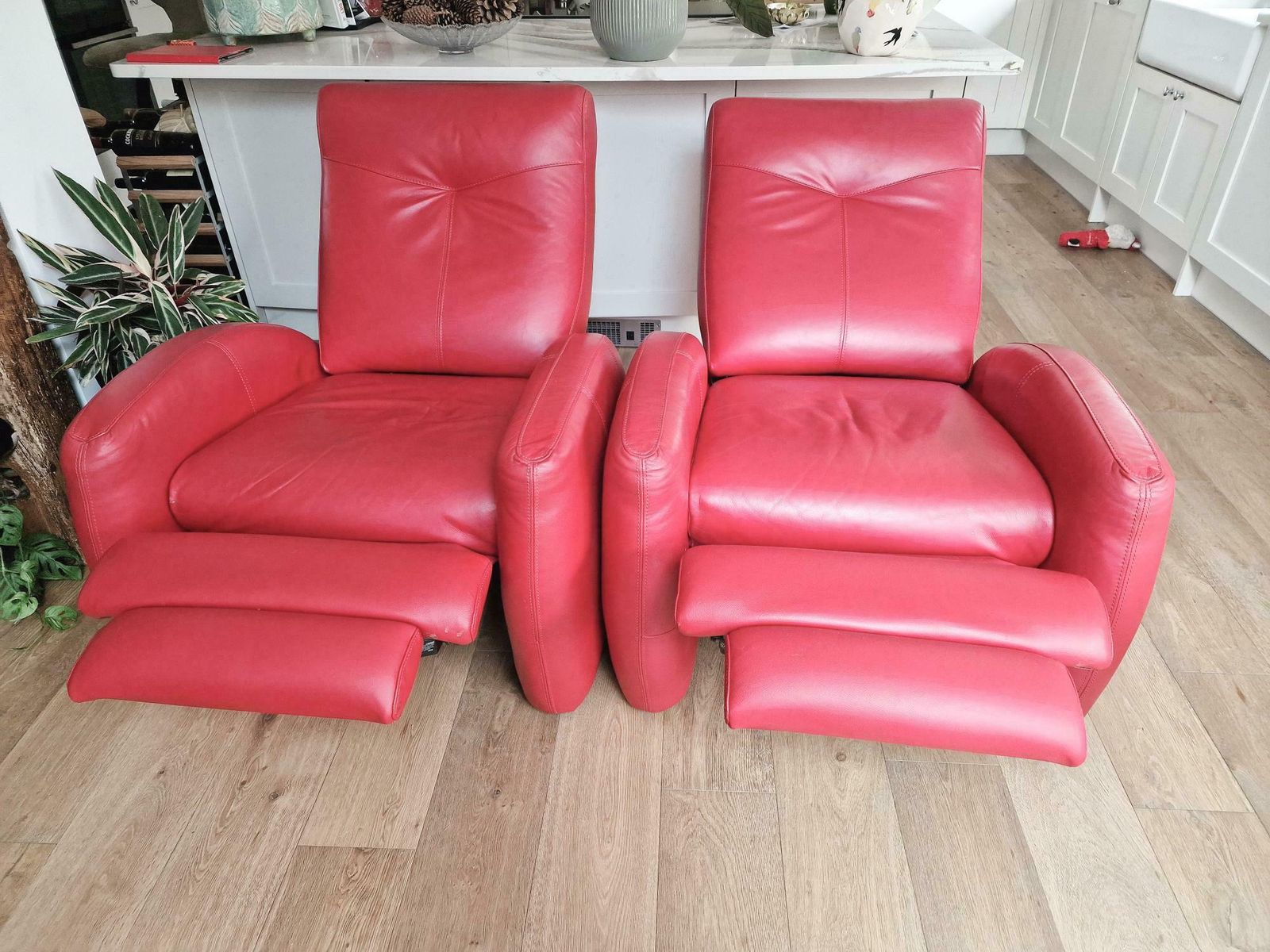 A Pair Of Stunning Retro Style Htl Fjord Red Leather Recliner Armchairs photo furniture
