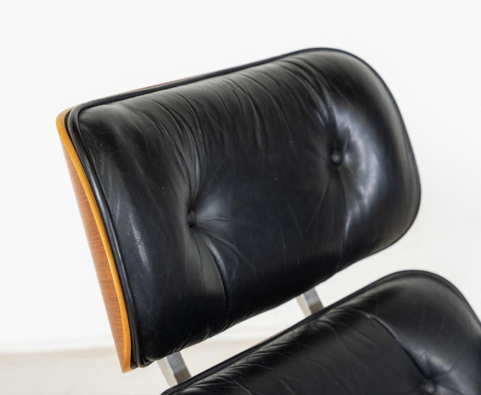 Mid Century Lounge Chair And Ottoman By Charles & Ray Eames For Herman Miller photo Furniture