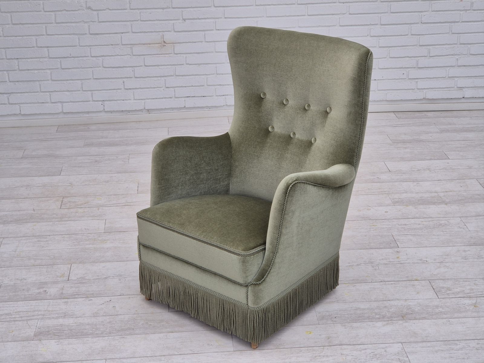 photo vintage 1970s, Danish Armchair, Velour, Beech Wood, Original Excellent Condition.