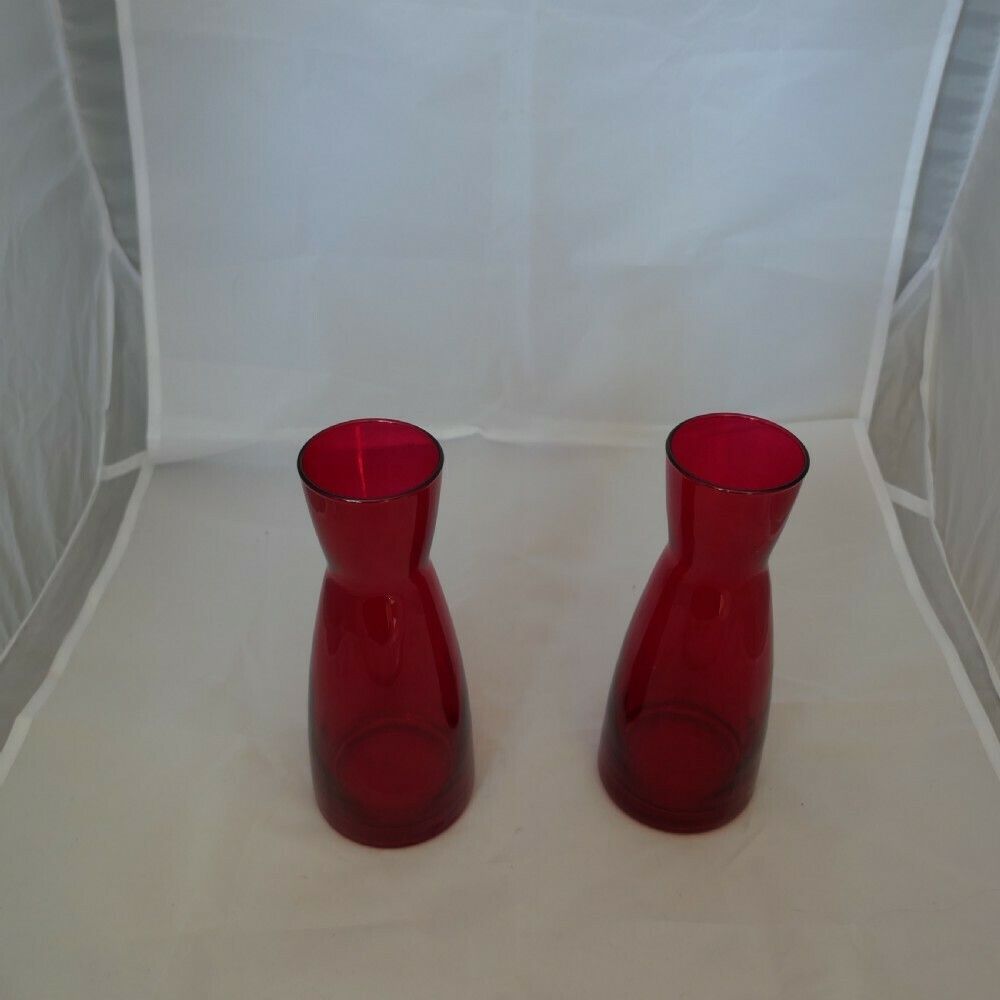A Pair Of Ypsilon Red Glass Carafes By Bormioli Rocco photo vinterior