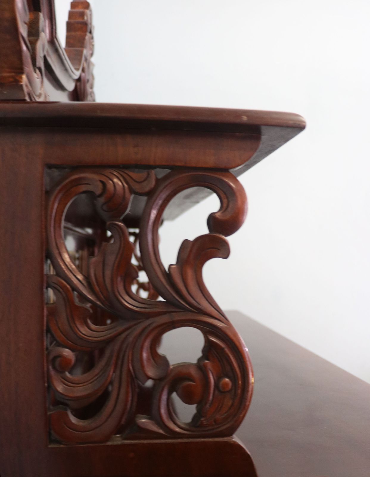 photo vinterior A Very Nice Solid Mahogany Chiffonier Sideboard, Later Sign Written For The Red Lion Public House.