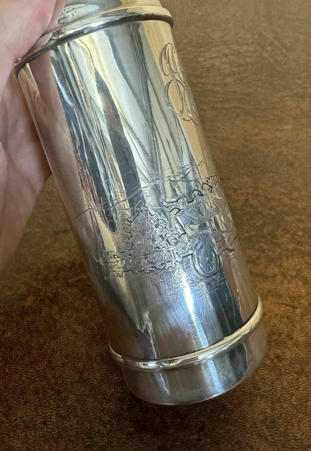 photo vinterior Super Rare Antique Edwardian Sterling Silver Flask Depicting People Racing Cars