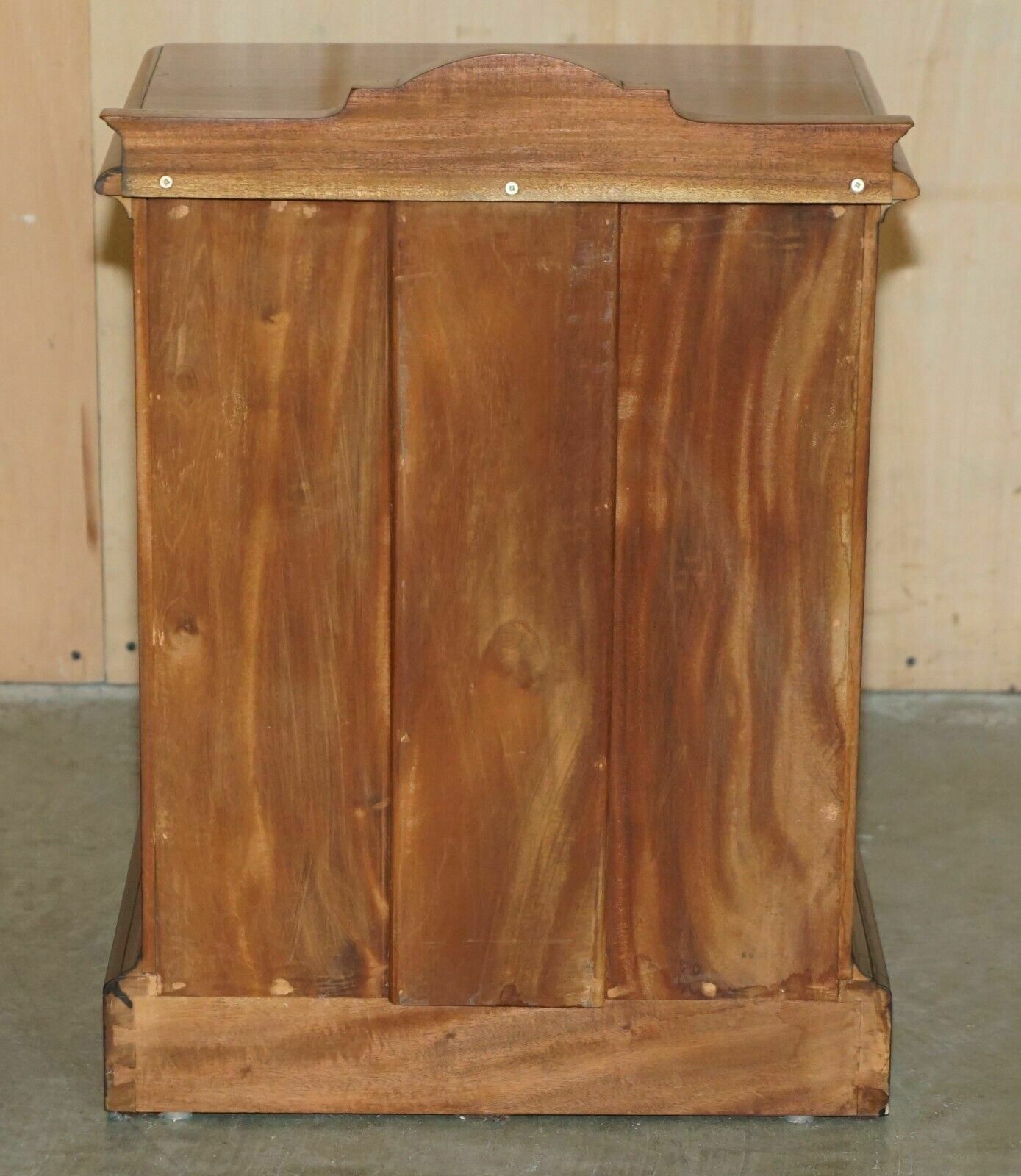 Furniture Pair Of Vintage Flamed Mahogany Bedside Table Nightstand Drawers Part Suite photo