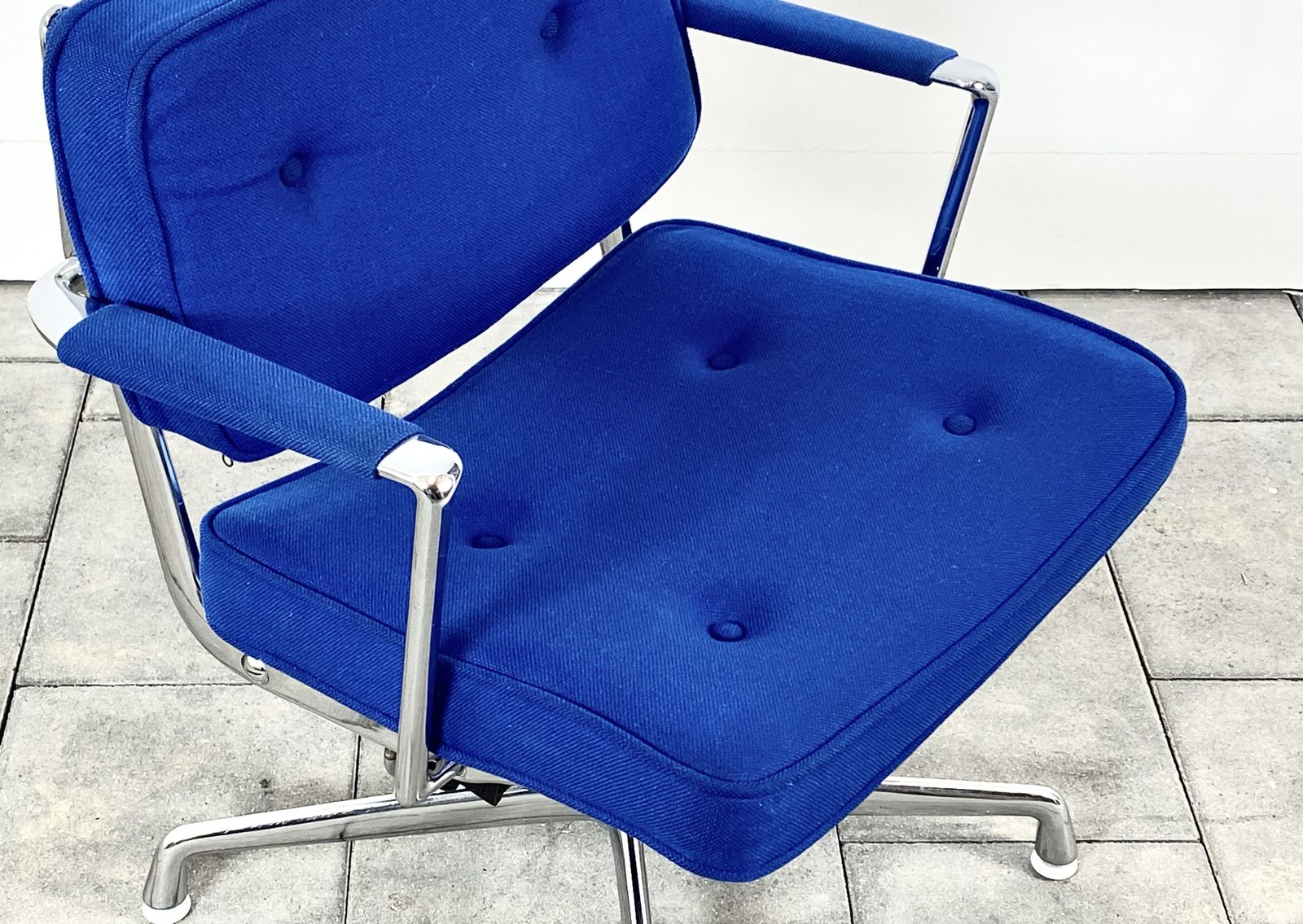 Es102 Intermediate Chair Designed By Charles &Ray Rames For Herman Miller 1960ies photo vintage