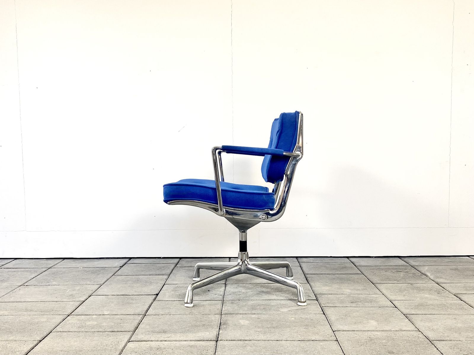 Es102 Intermediate Chair Designed By Charles & Ray Eames For Herman Miller 1960ies photo buy