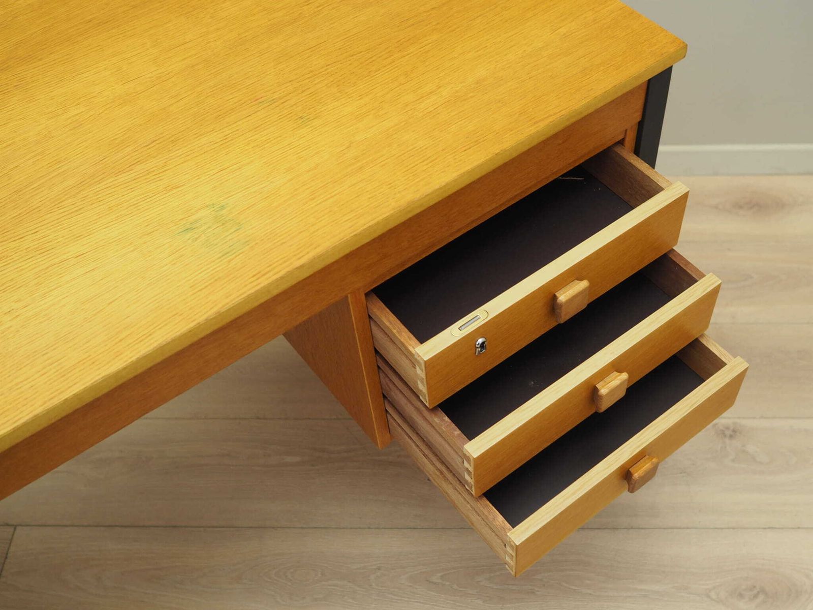 1069.0 Ash Desk, Danish Design, 1970s, Manufacturer: Domino Møbler photo