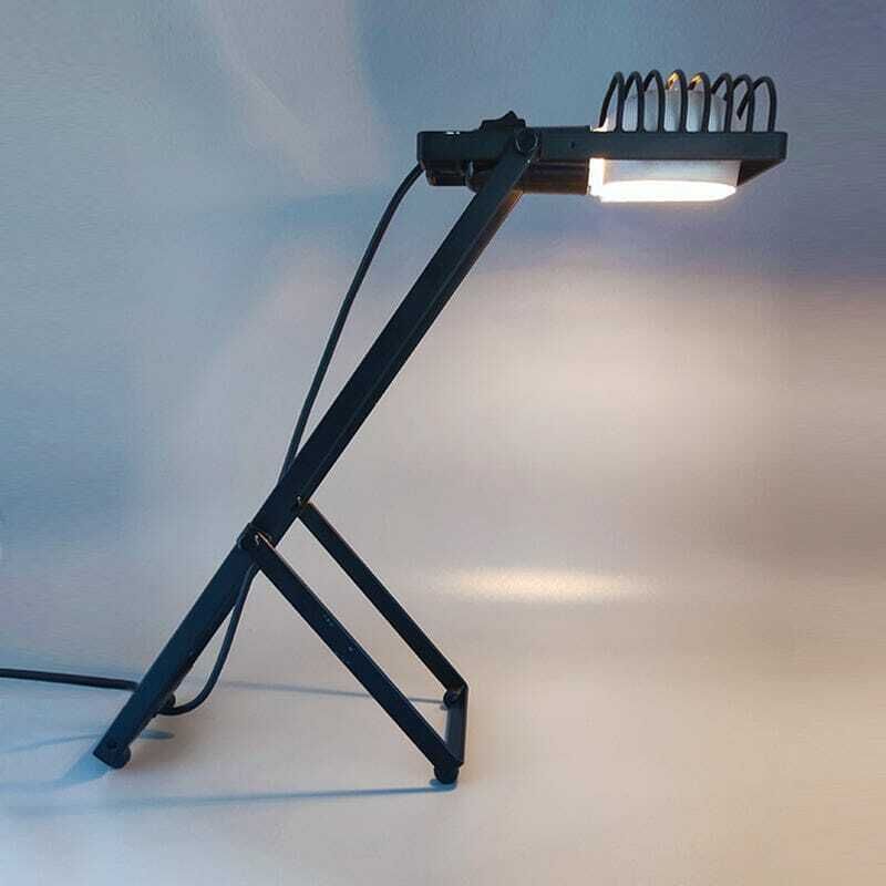 1970s Gorgeous Black Table Lamp "Sintesi" By Ernesto Gismondi For Artemide. Made In Italy photo vinterior