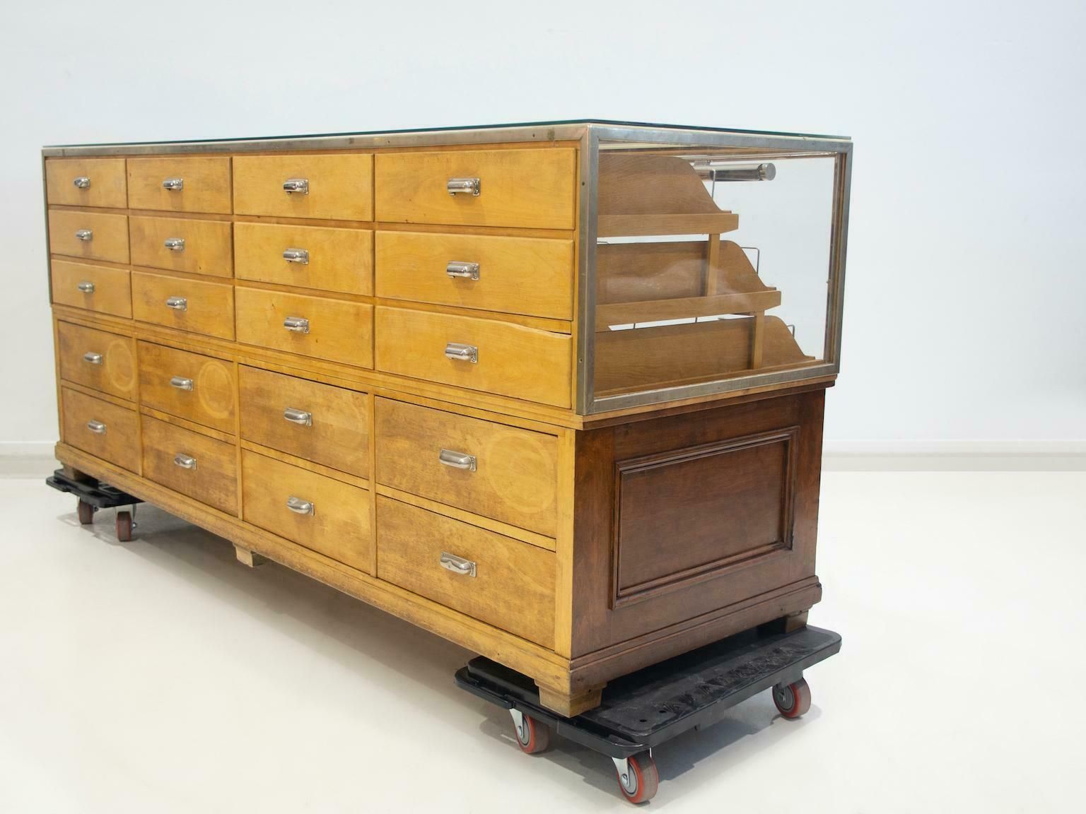 photo vintage Shop Counter Of Birch And Oak Wood With Twenty Drawers, 1940's