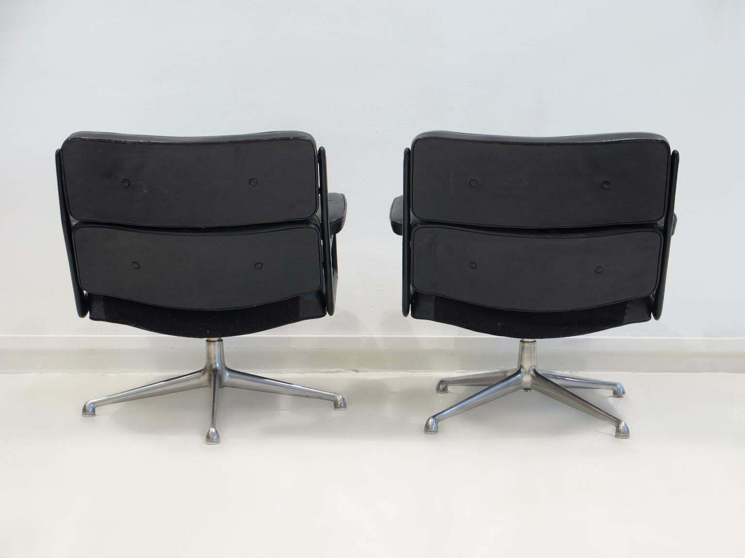 Pair Of Black Leather Executive Chairs By Charles And Ray Eames photo 4850.0