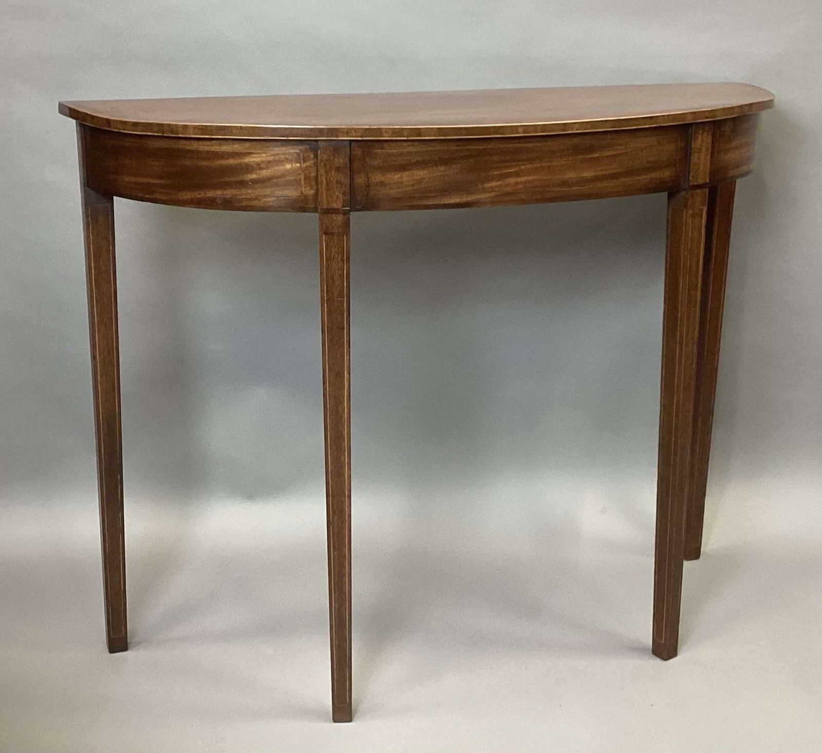 photo vinterior A Fine George III Mahogany Hepplewhite Side Table / Console Table