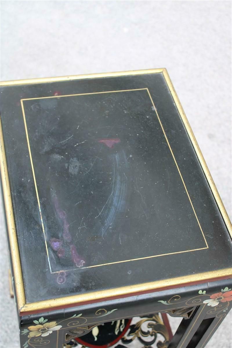 1260.0 Guèridon In Chinese Lacquer Circa 1950s Colored Wood And Floral With Gilded Parts photo