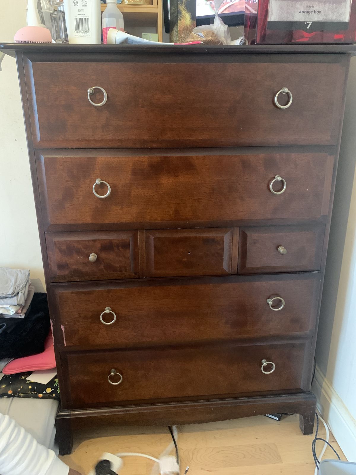 Stag Minstrel Mahogany Tall Chest Of Seven Drawers Four Large & Three Small