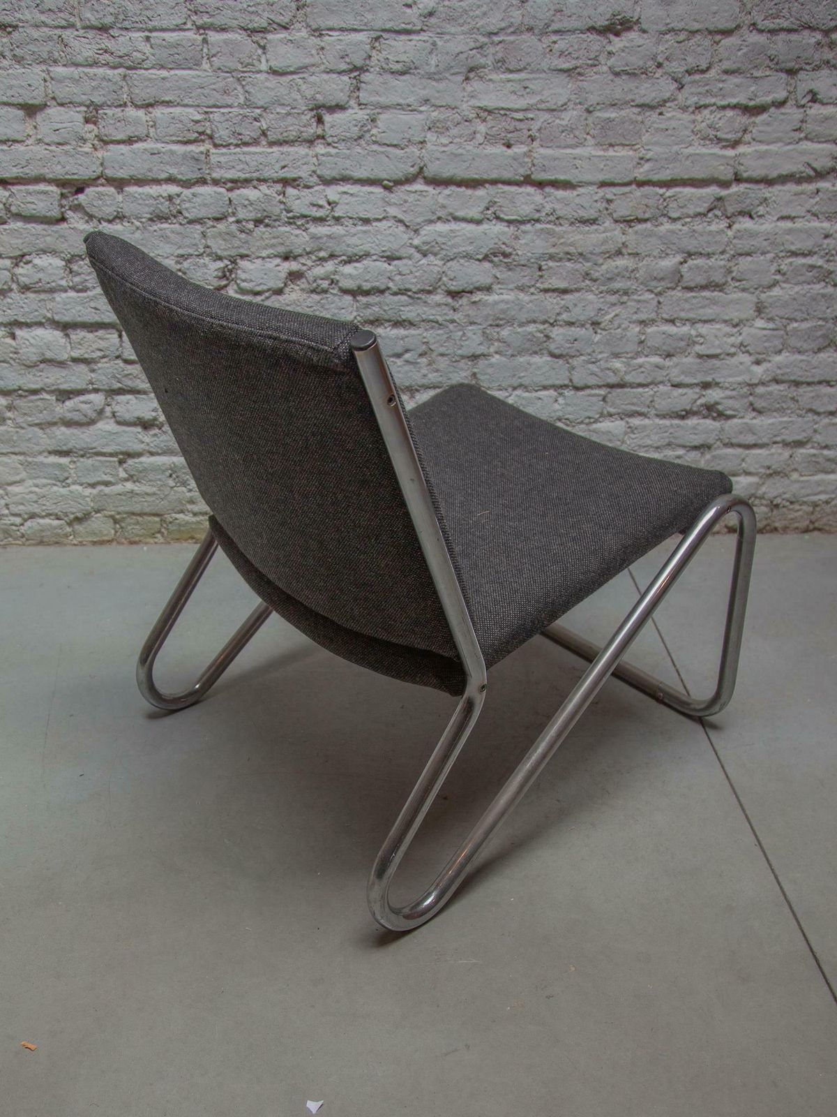 photo furniture Set Of Six Chrome Tubular Steel Bauhaus Style Lounge Chairs