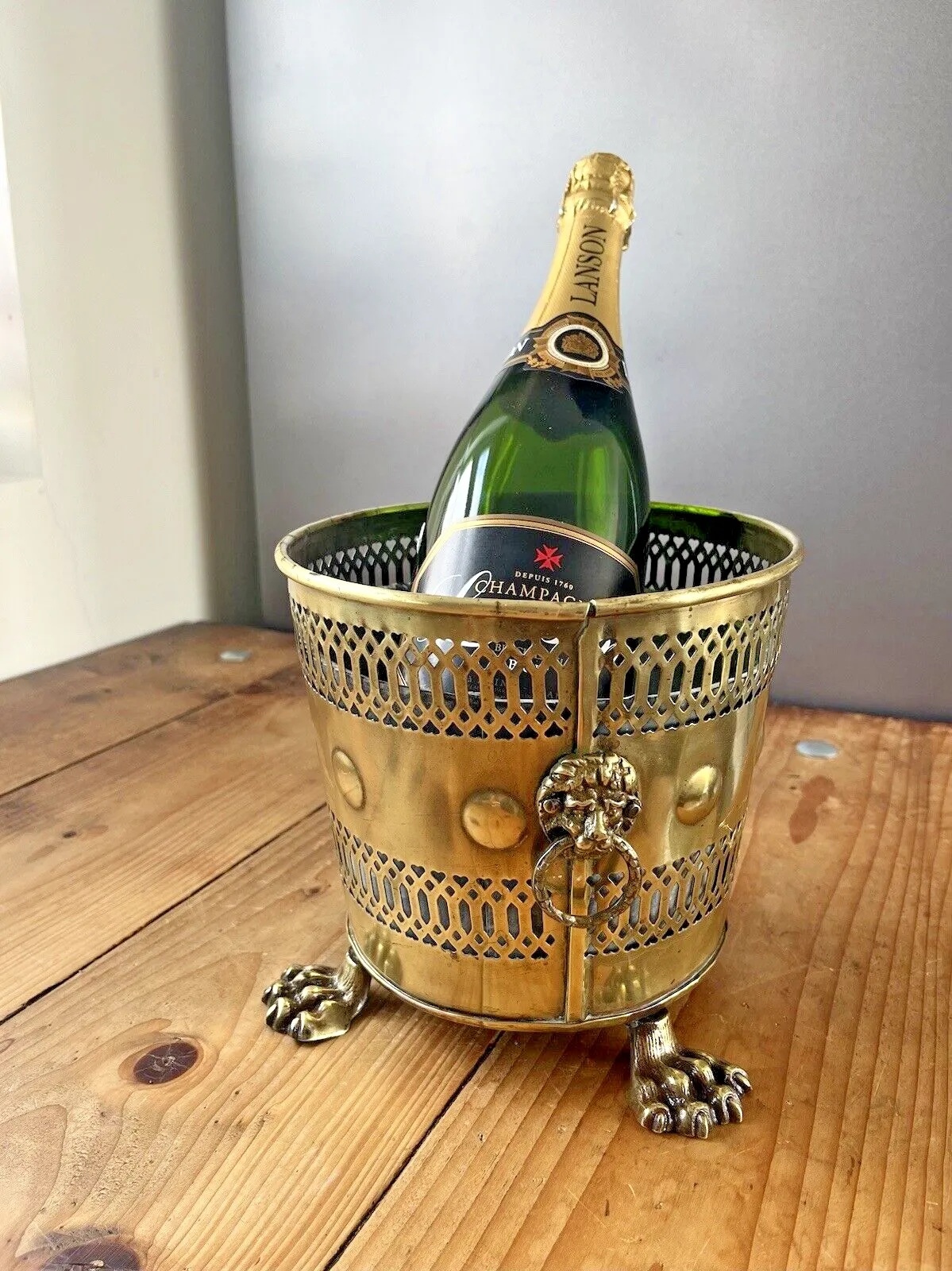Quality Antique Brass Lions Head & Paw Planter Jardiniere / Champagne Ice Bucket photo furniture