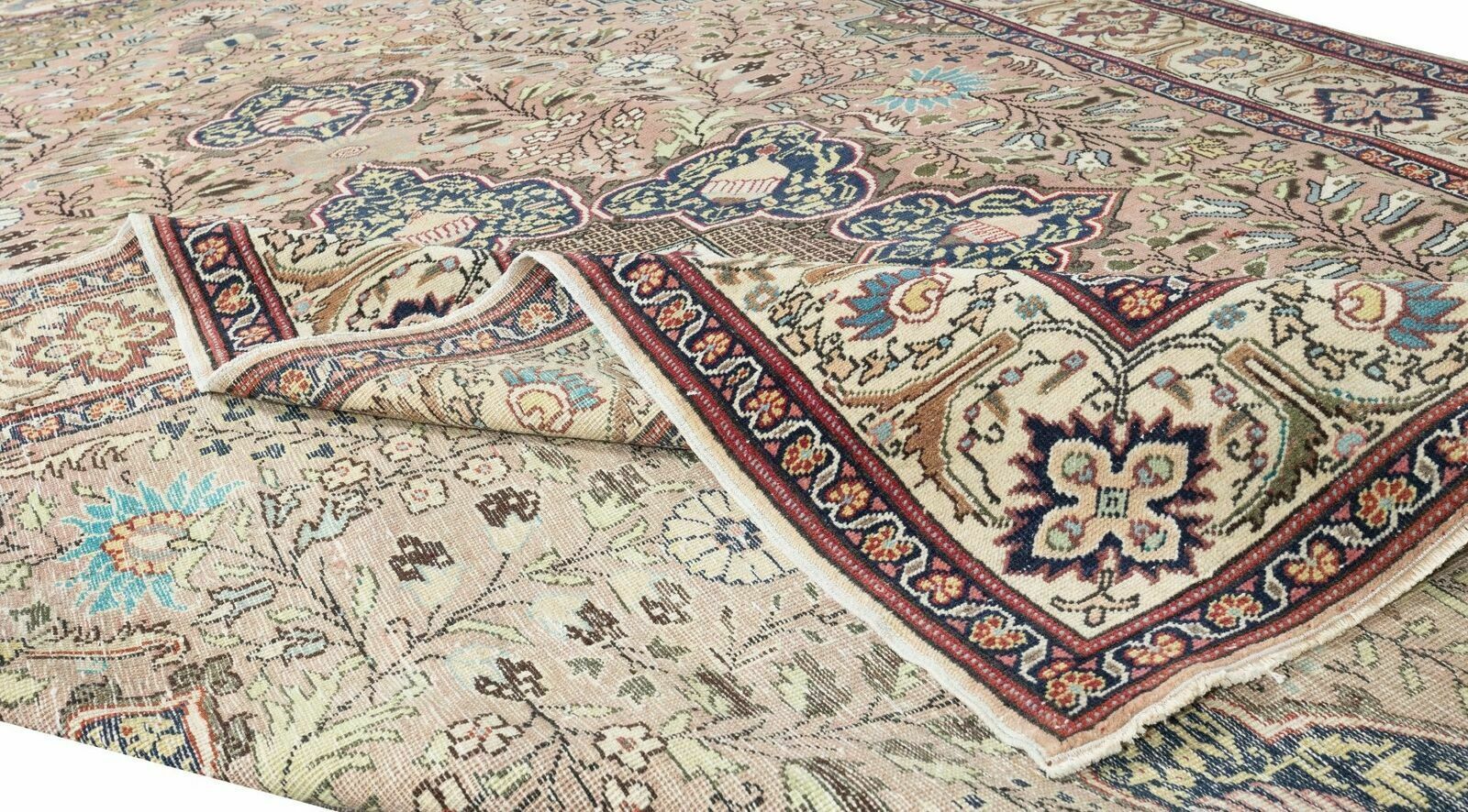 Traditional Vintage Hand Knotted Turkish Rug With Medallion Design photo for sale