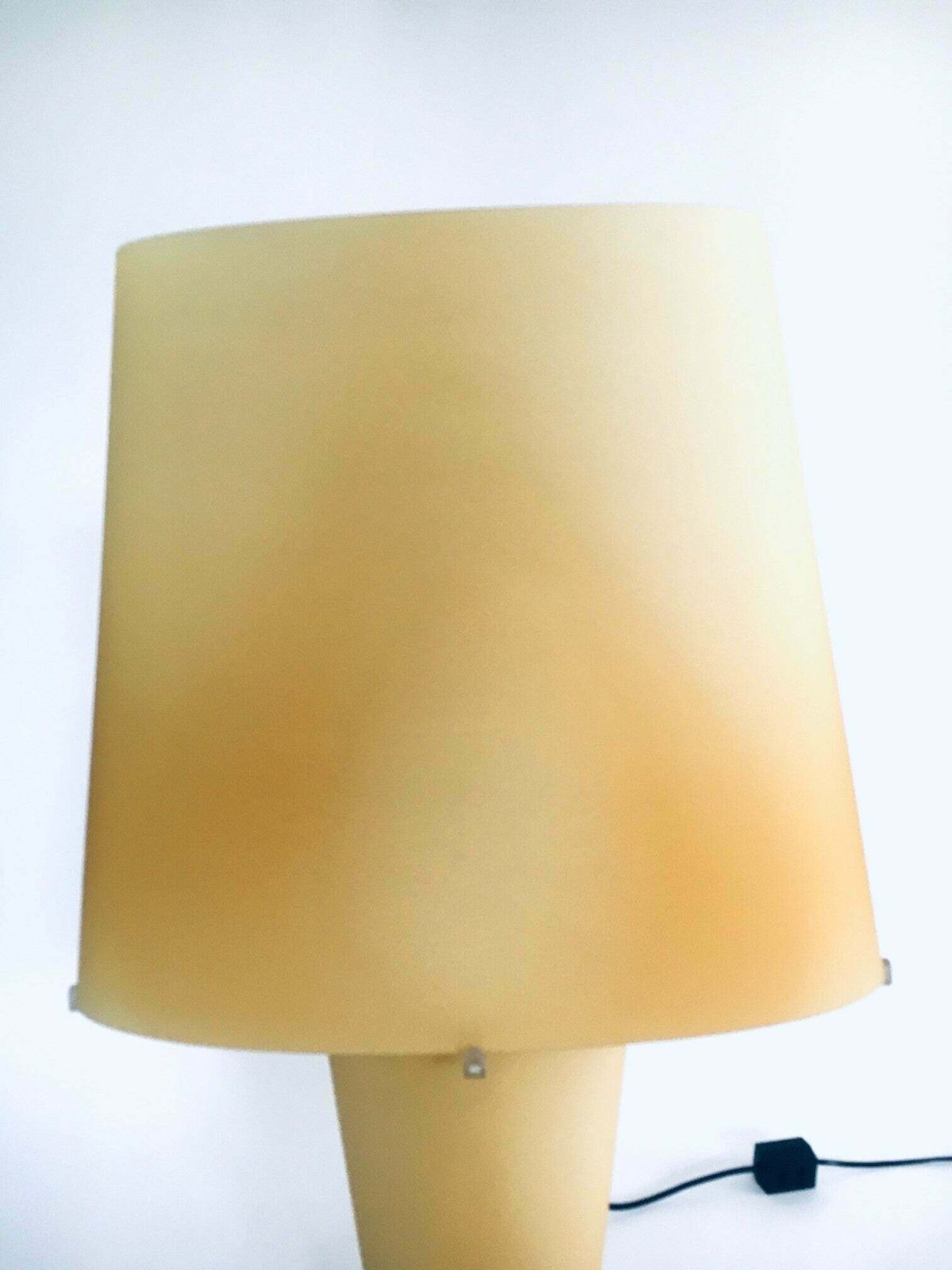 photo furniture Postmodern Design Xl Glazen Tafellamp Van Daniela Puppa Voor Fontana Arte