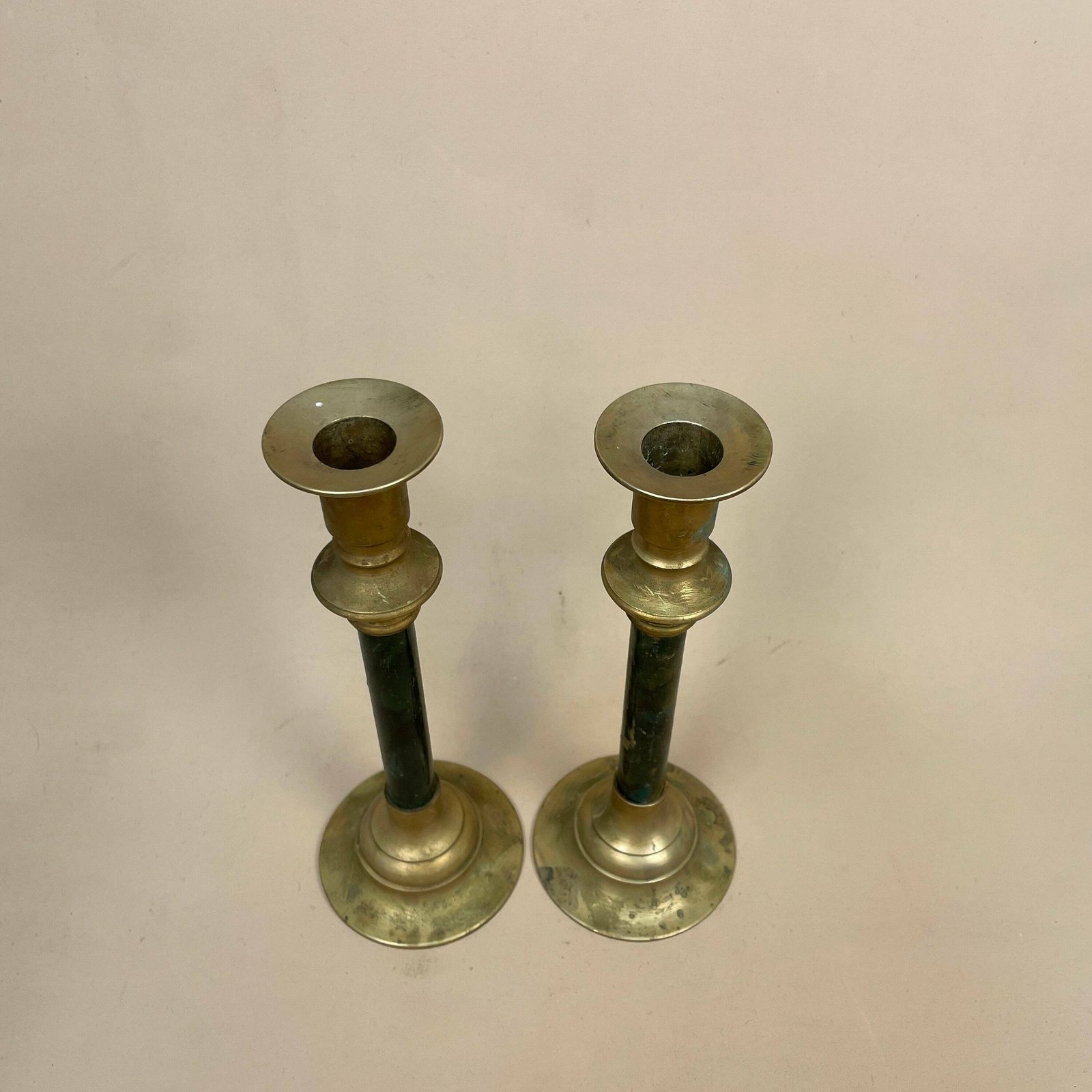 Antique Matching Pair Of Gold Brass Metal Candlestick Candle Stick Vintage Taper Dinner Candlesticks Round Base Column Pillar Green Resin photo 60.0