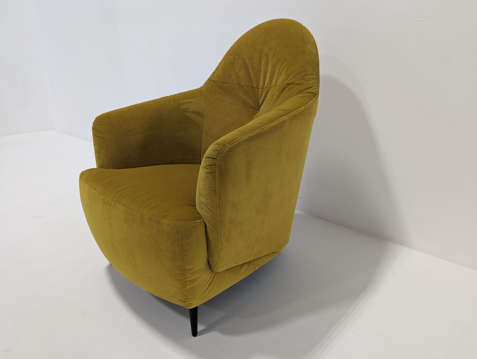 photo furniture Golden Velvet Yellow Armchair