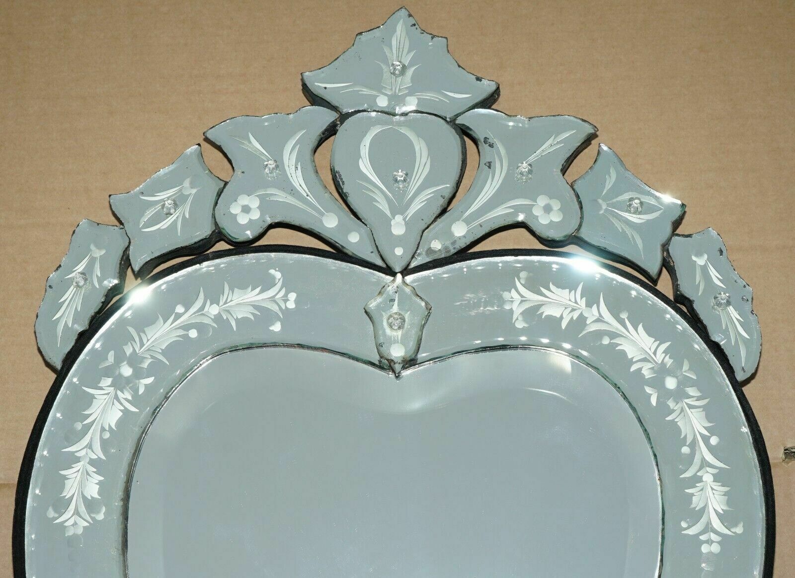 Stunning Antique Circa 1910 Venetian Etched Glass Heart Shaped Wall Mirror photo vinterior