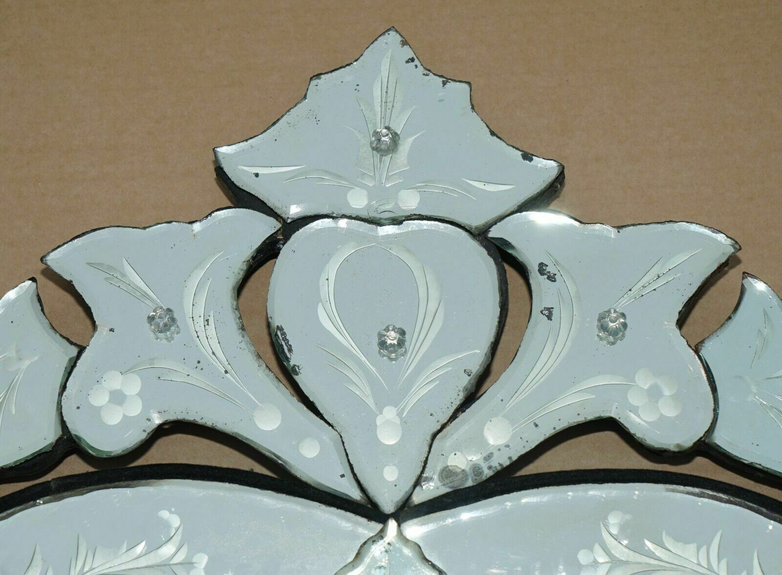 photo furniture Stunning Antique Circa 1910 Venetian Etched Glass Heart Shaped Wall Mirror
