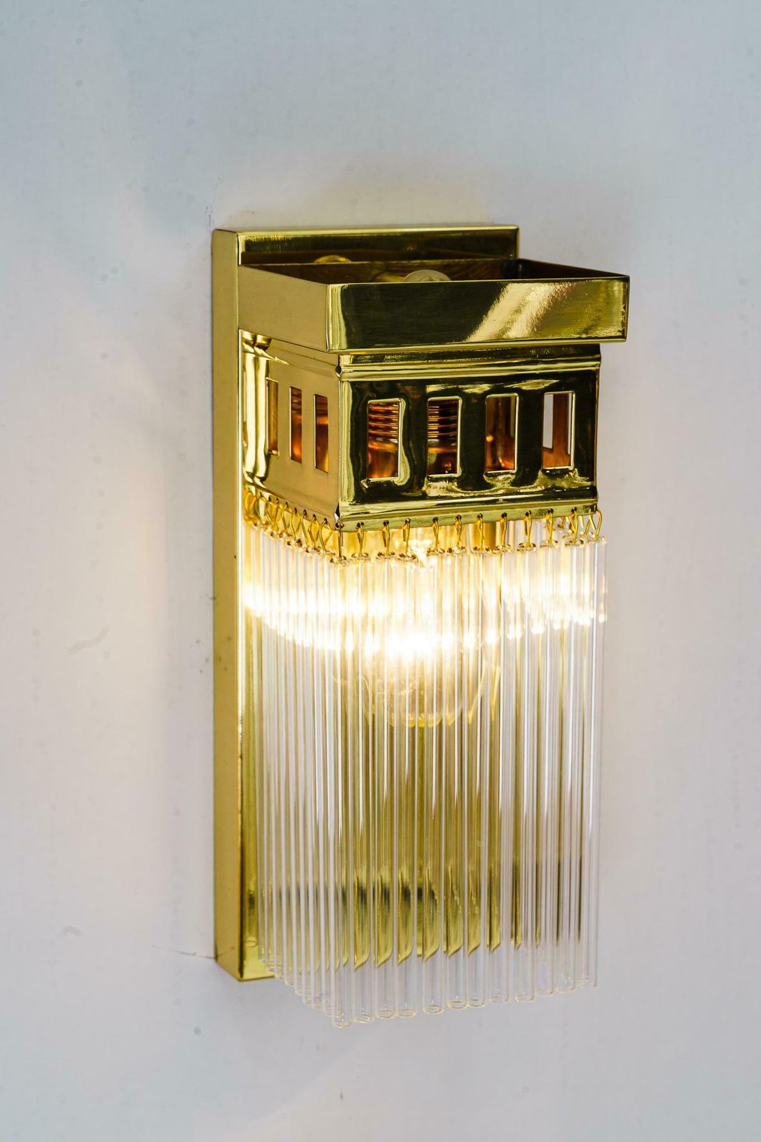 photo vinterior Reproduction Of A Art Deco Wall Lamp With Glass Sticks