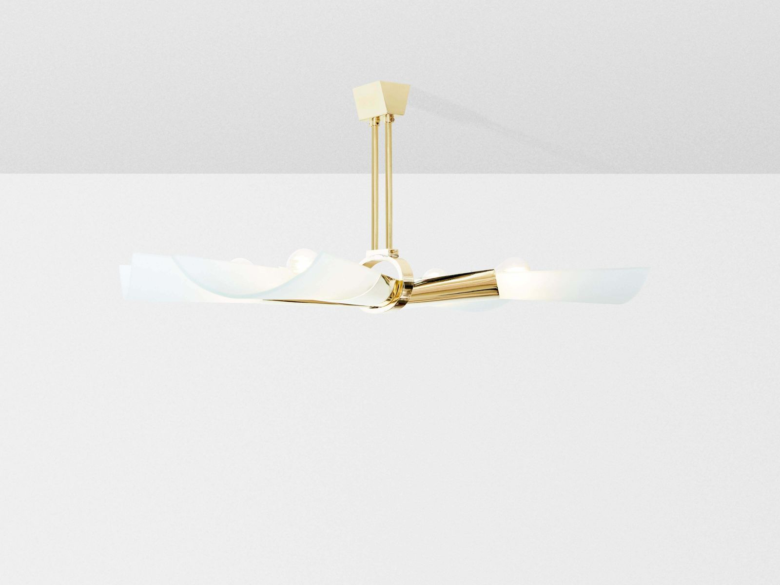 Lustre en laiton et verre opalin Max Ingrand pour Fontana Arte, 1955 photo 27195.0