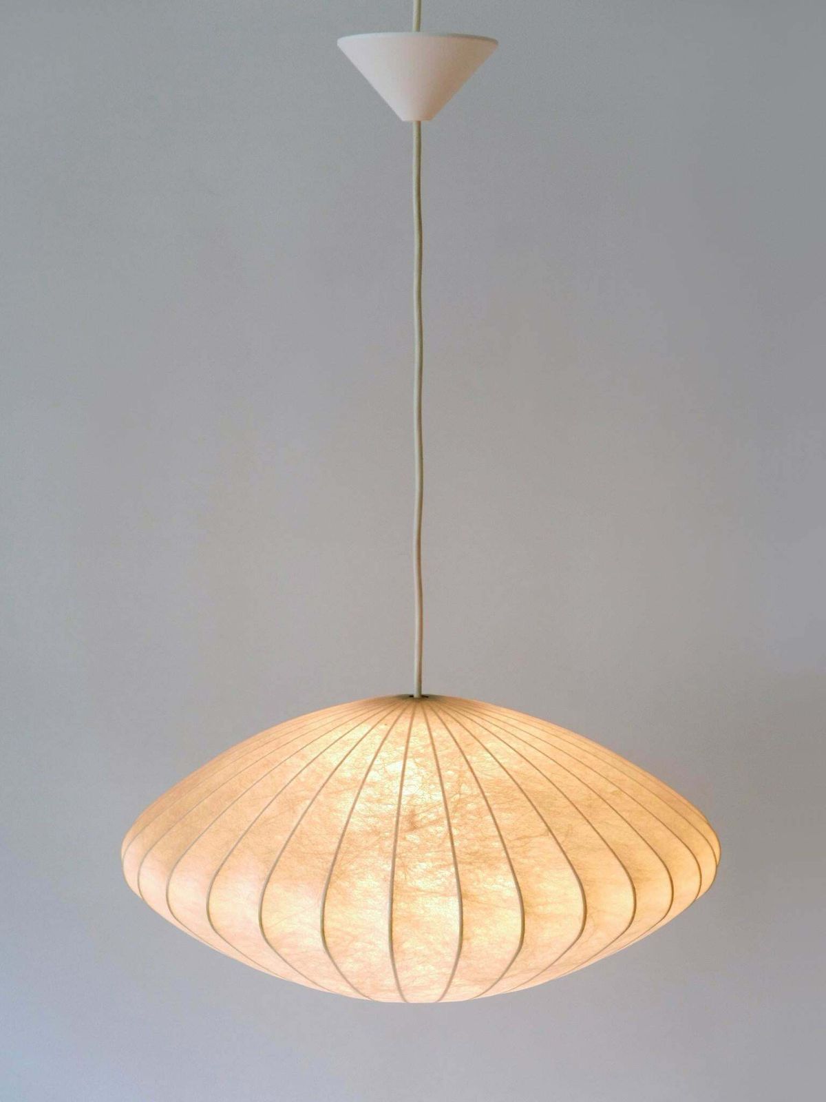 photo vinterior Rare Mid Century Modern Cocoon Pendant Lamp Or Hanging Light By Goldkant 1960s